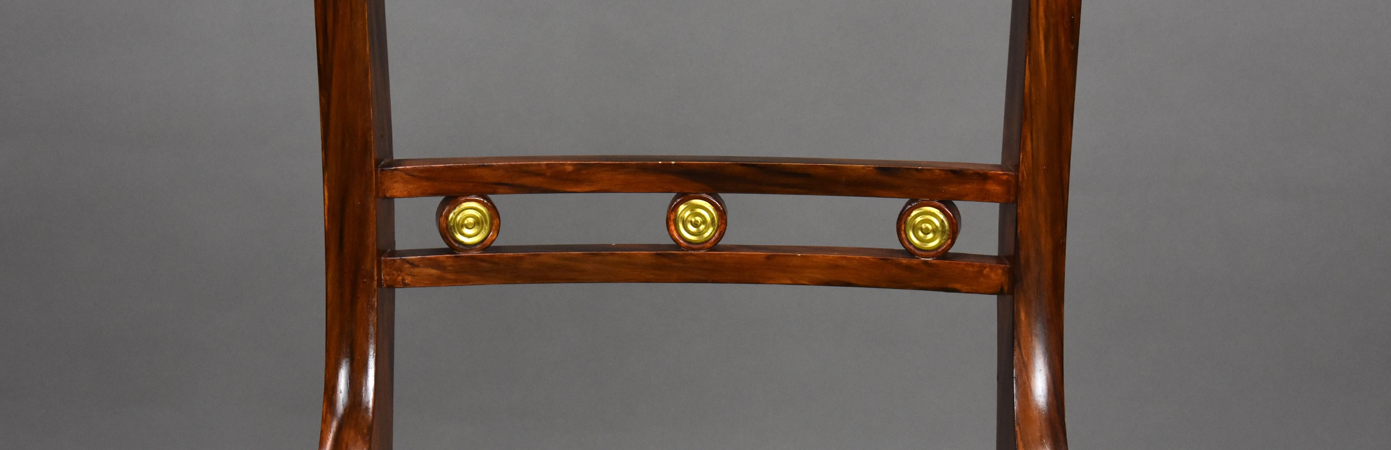 Ensemble de 10 chaises de salle à manger de style Regency en vente 2