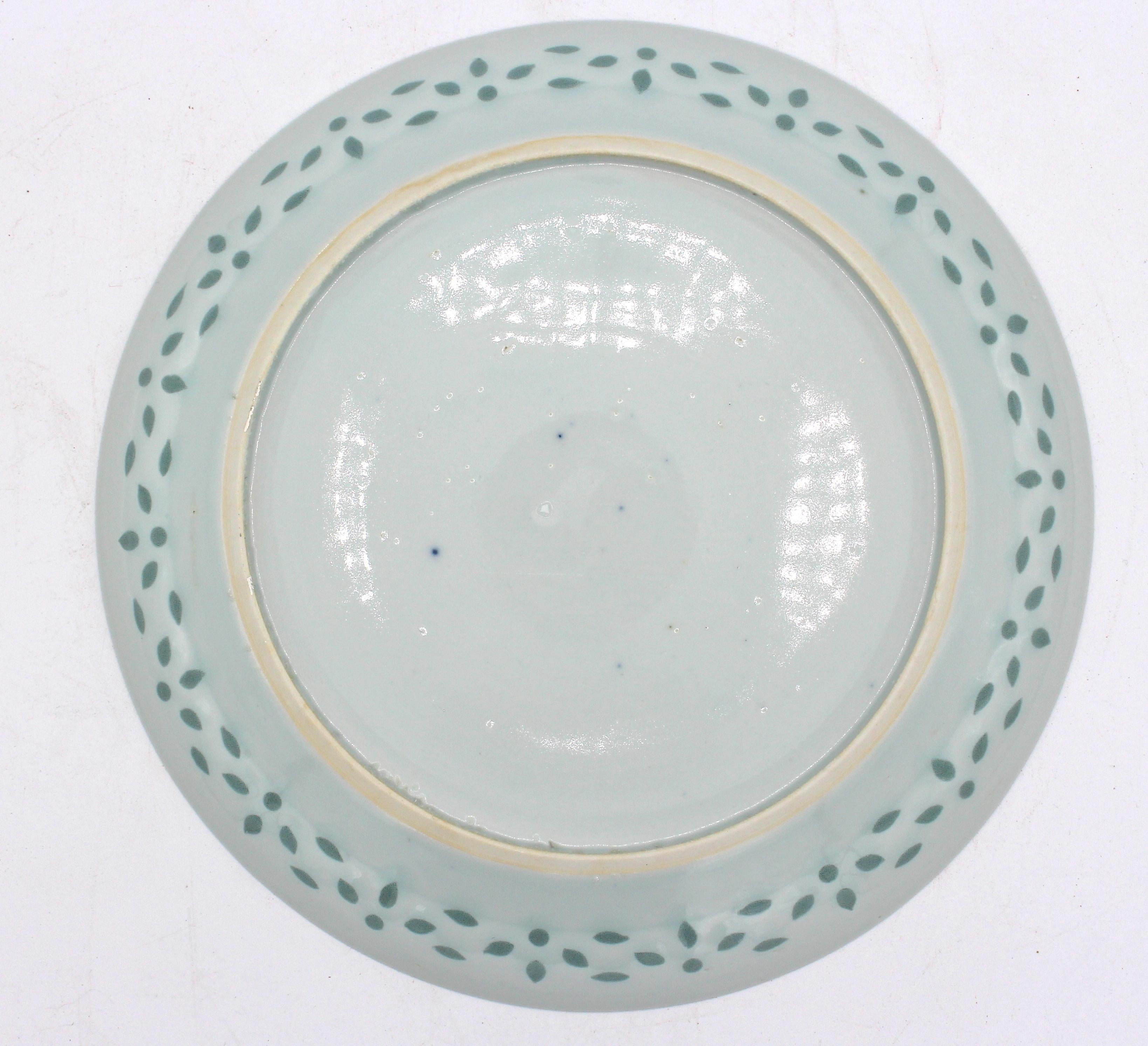 Ceramic Set of 10 Rice Ware Dinner Plates, Chinese export, circa 1900-1925