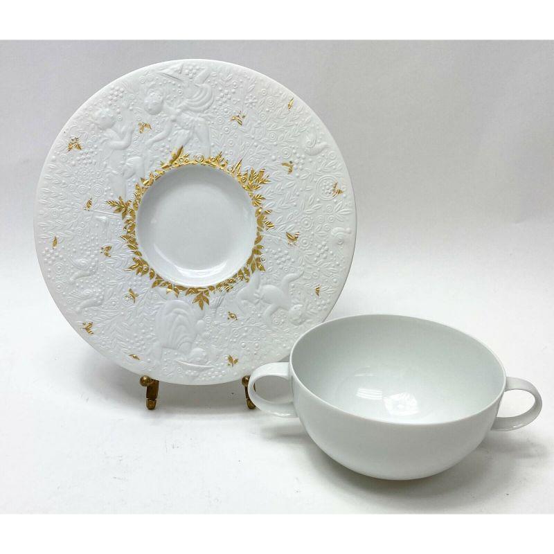 Set of 10 Rosenthal Magic Flute Papageno Gilt Porcelain Bouillon Cup and Saucers For Sale 3