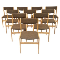 Set von 10 skandinavischen Vintage-Stühlen