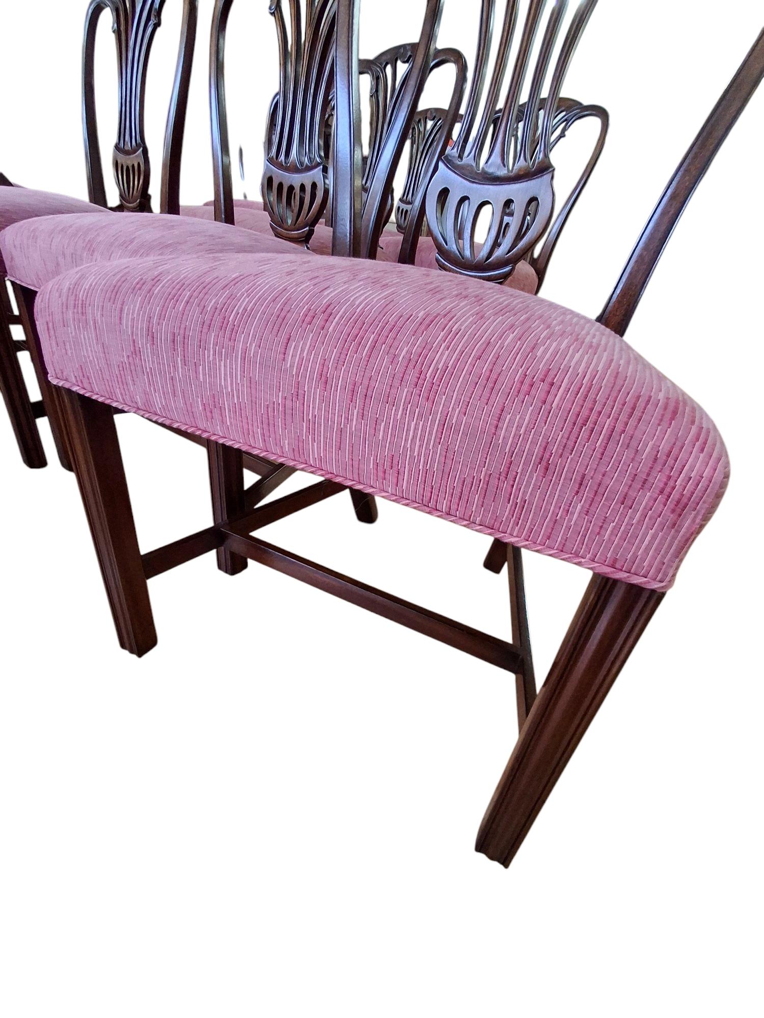 Mogano Set di 10 sedie da pranzo Smith & Watson in stile Chippendale in vendita