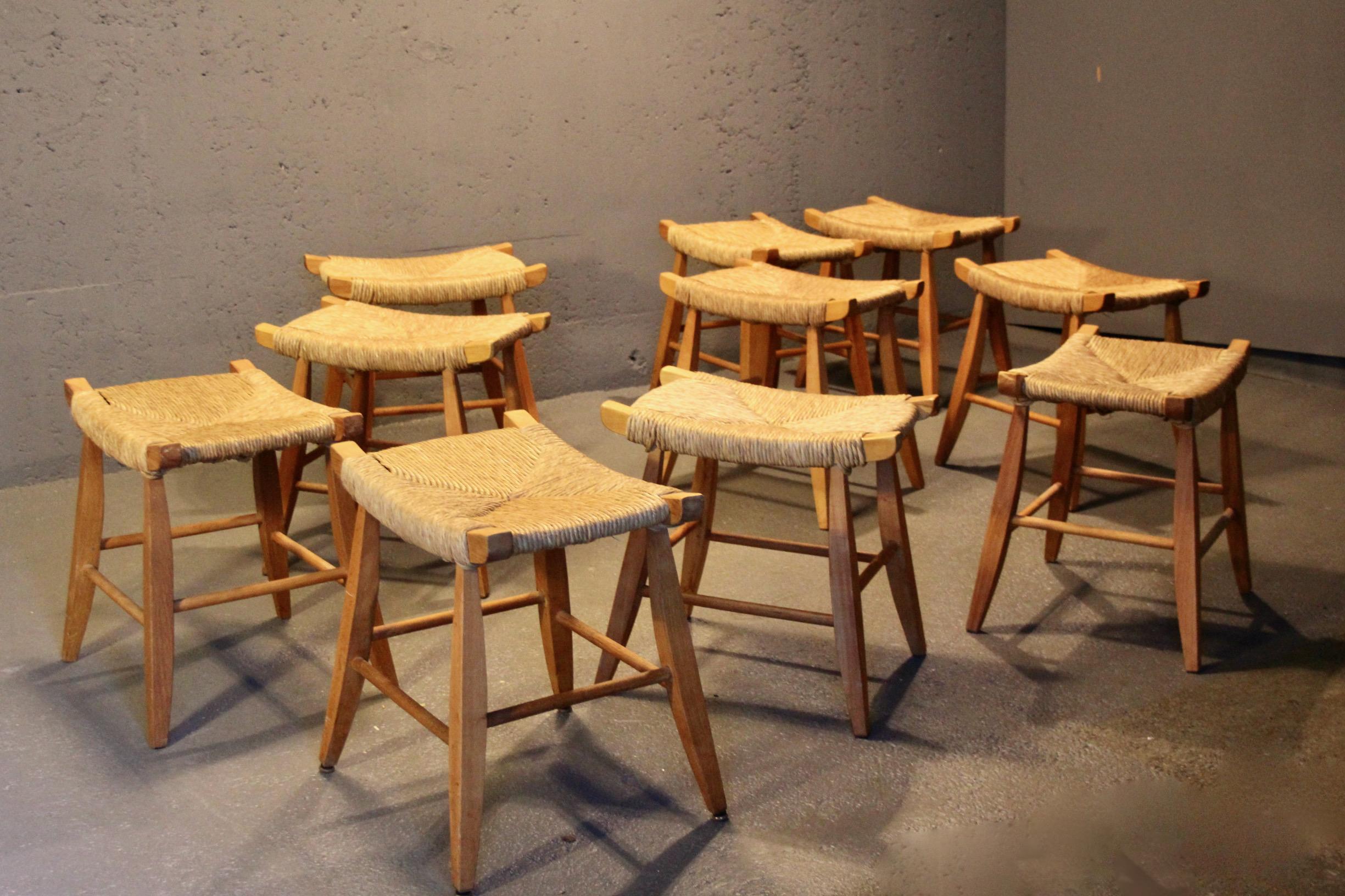 Fine XX secolo Set di 10 sgabelli francesi in paglia in vendita