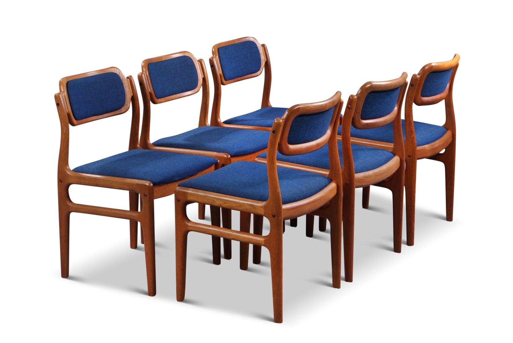 Set of 10 Teak Dining Chairs by Johannes Andersen In Excellent Condition In Berkeley, CA