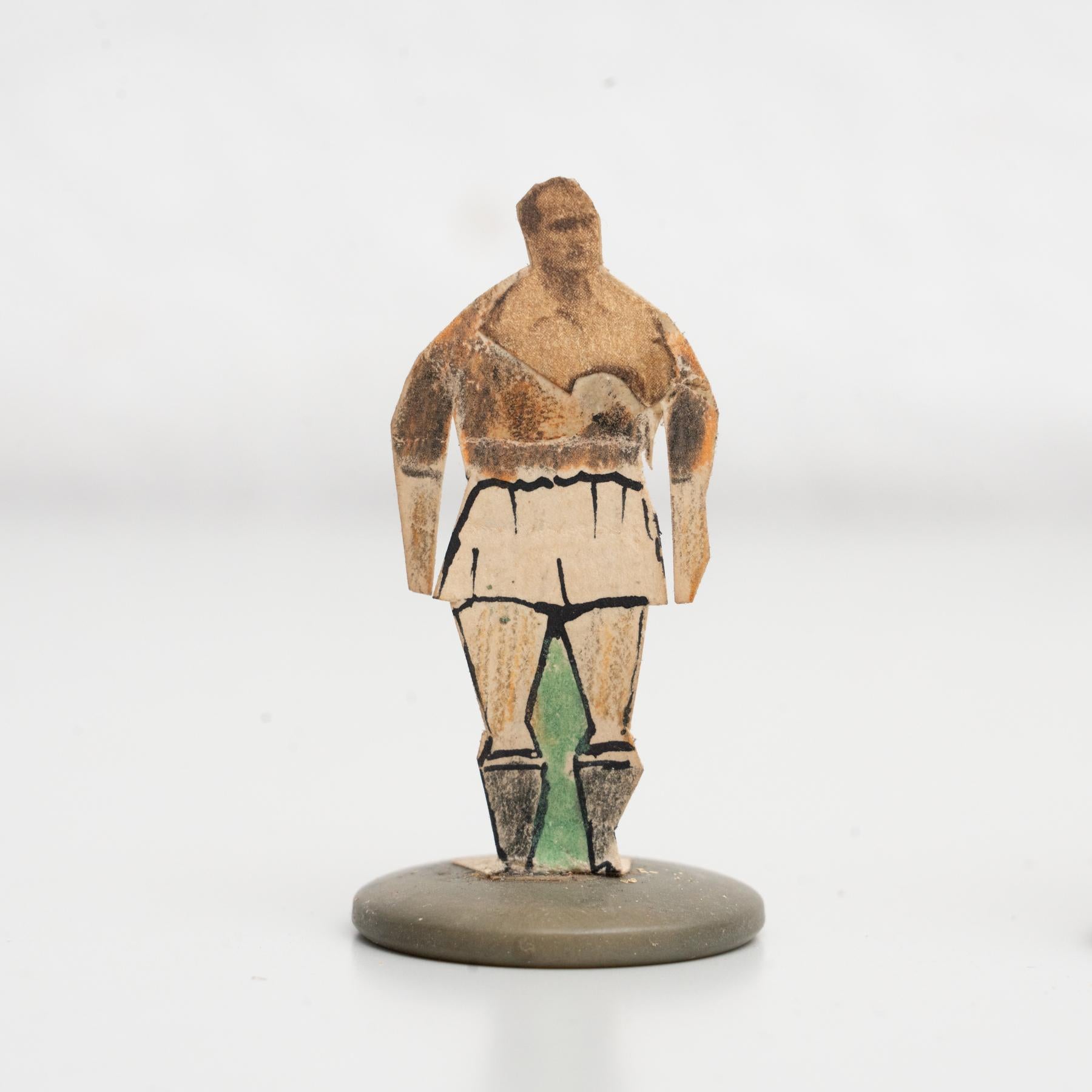 Ensemble de 10 figurines de football traditionnelles anciennes à boutons, datant d'environ 1950 en vente 6