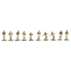 Ensemble de 10 figurines de football traditionnelles anciennes à boutons, datant d'environ 1950