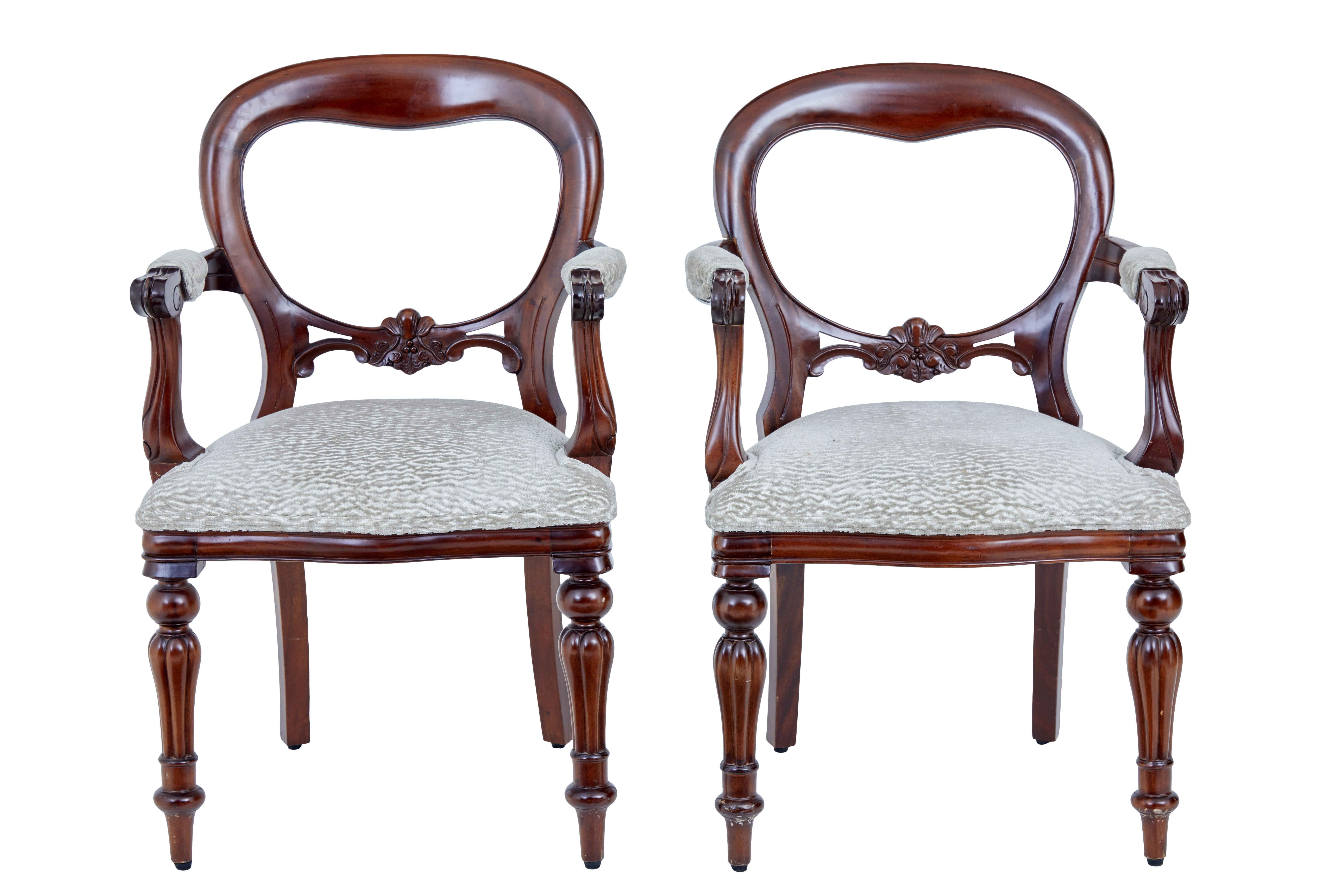 Set of 12 Victorian Style Balloon Back Mahogany Dining Chairs 3
