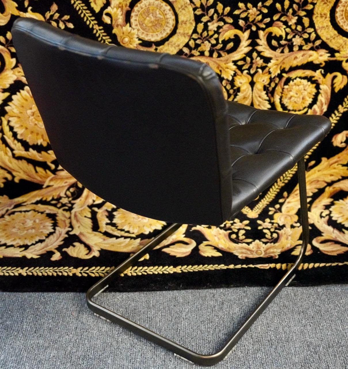 Set of 10 Vintage De Sede RH-304 leather chairs by Robert Haussmann, Bauhaus In Fair Condition For Sale In Berlin, DE