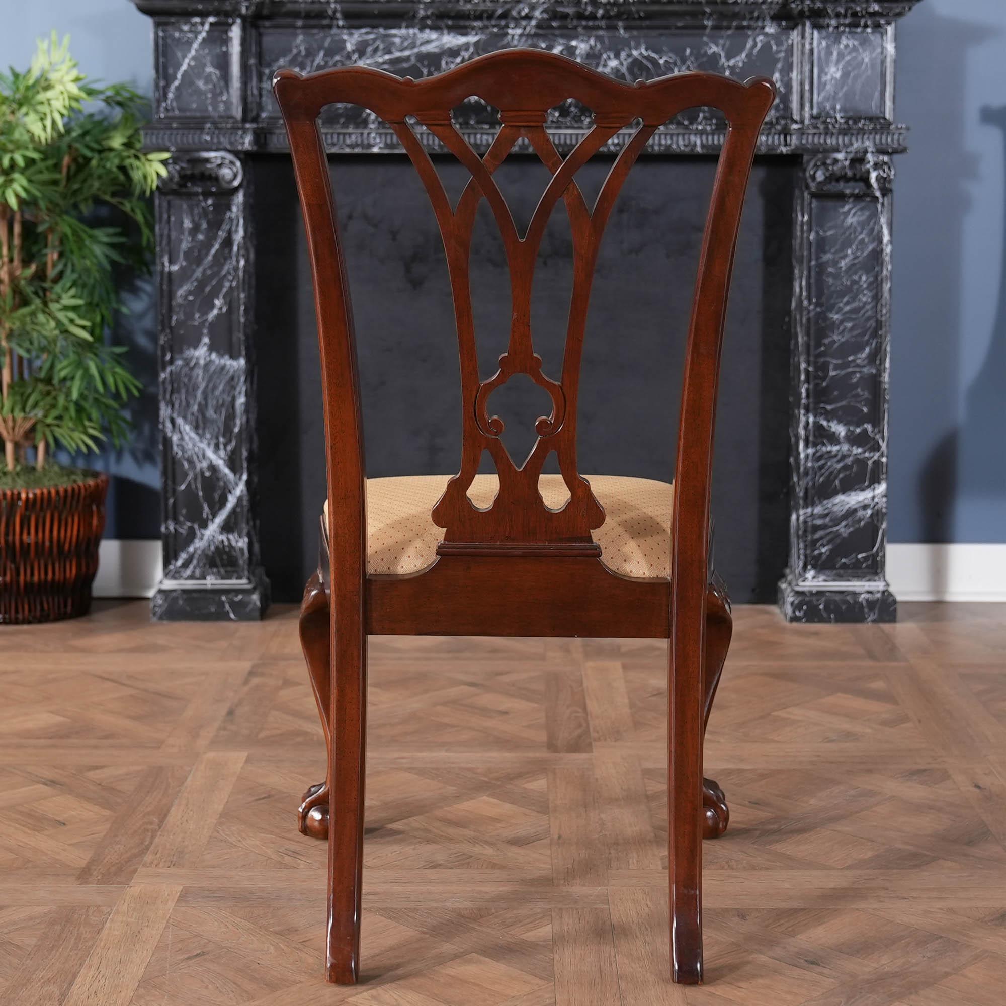 Set of 10 Vintage Drexel Dining Chairs In Good Condition For Sale In Annville, PA