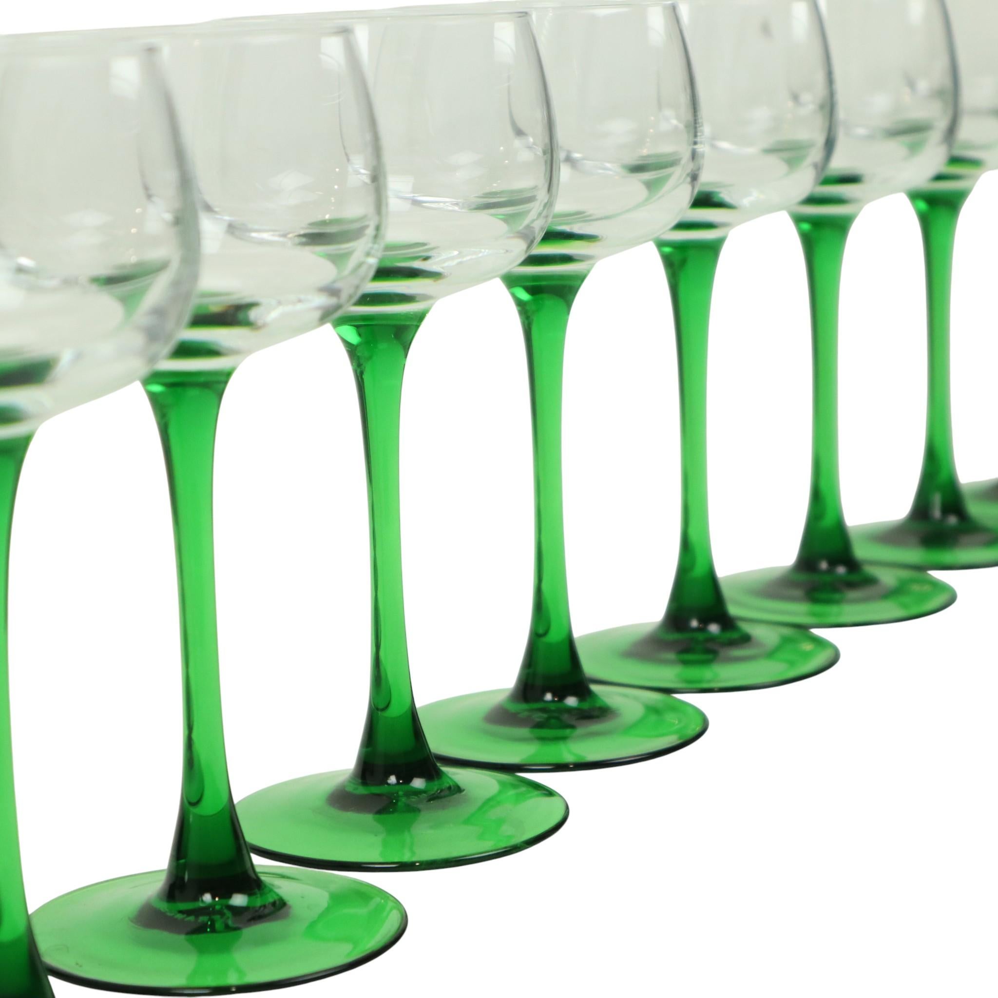 Satz von 10 Vintage Luminarc Alsace Weingläser Grüner Sockel im Angebot 8