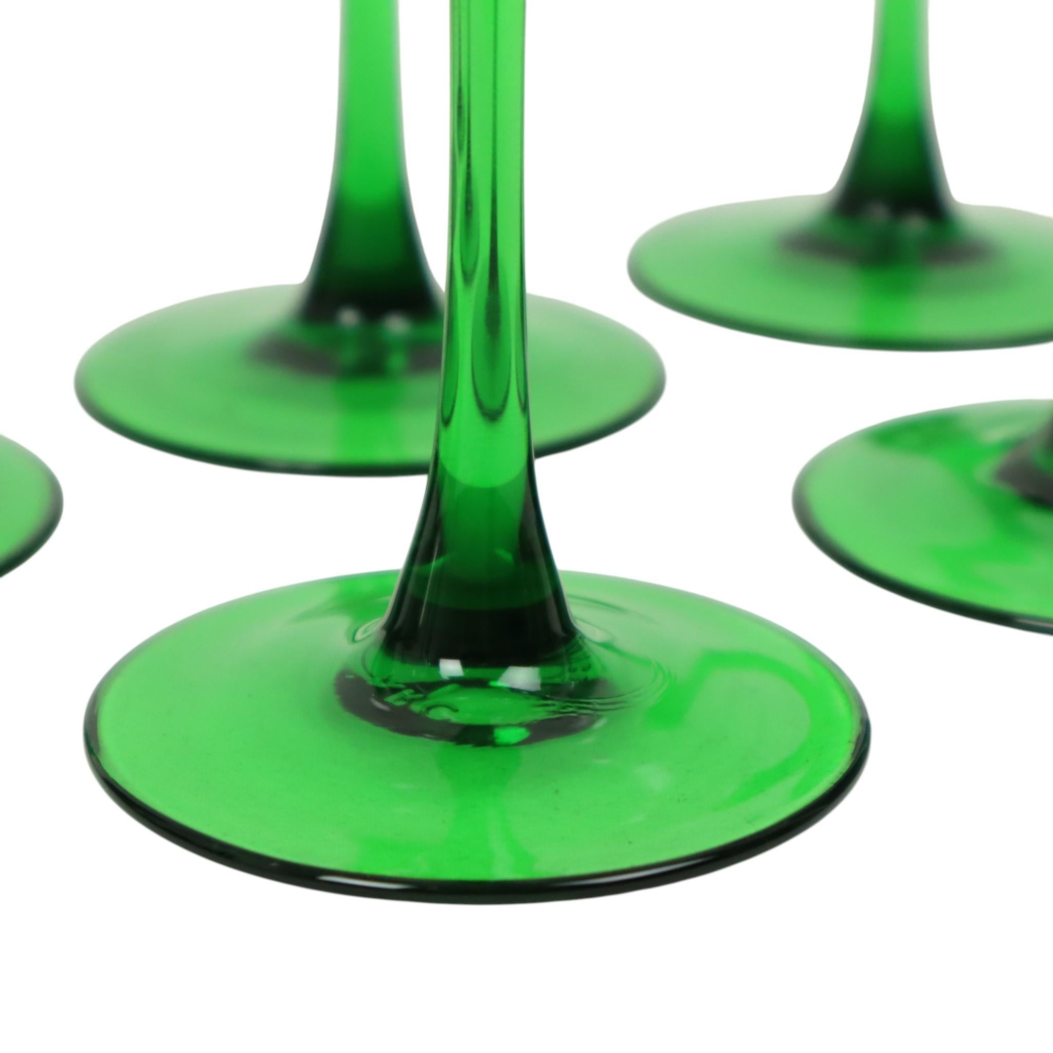 Satz von 10 Vintage Luminarc Alsace Weingläser Grüner Sockel im Angebot 1