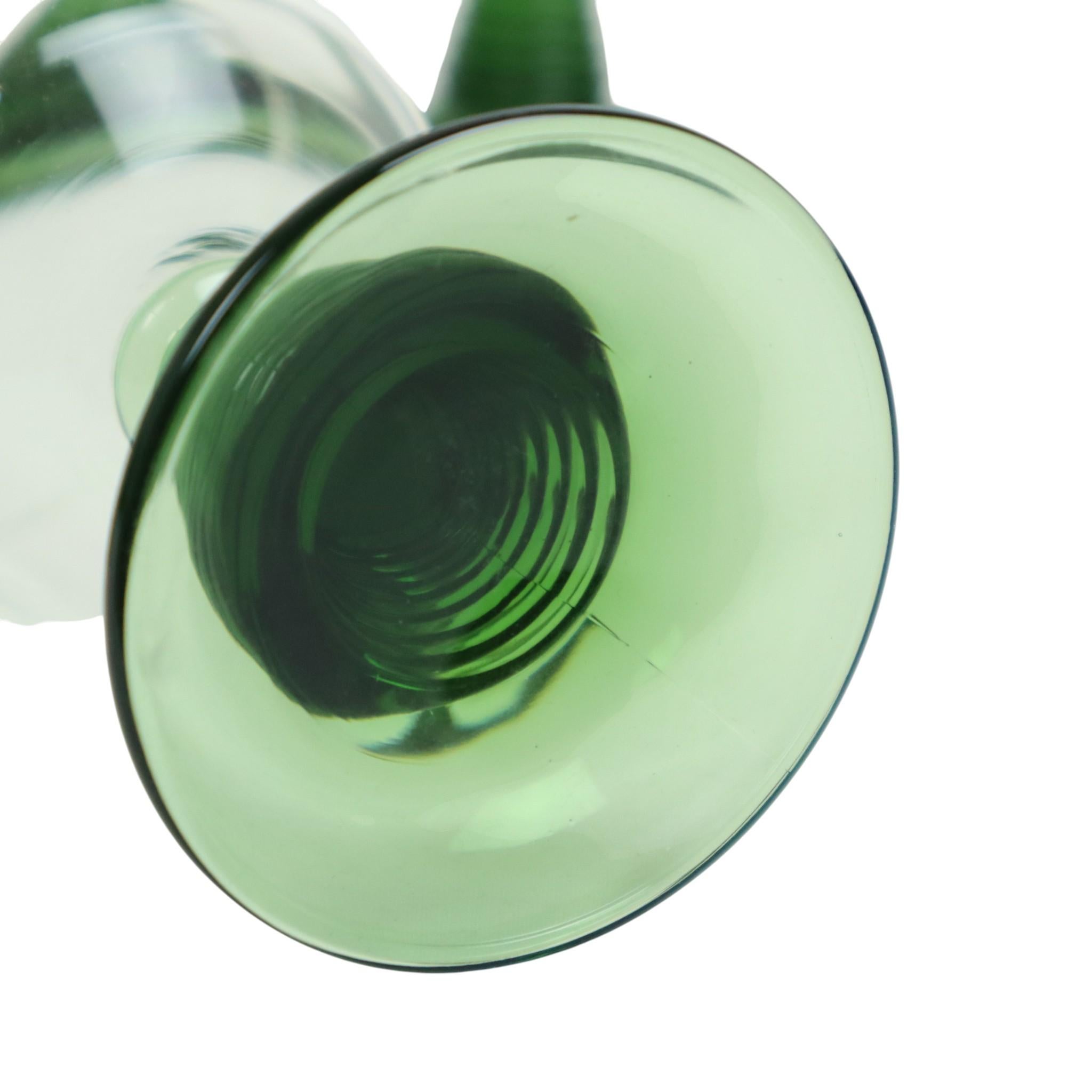 Satz von 10 Vintage Roemer Weingläser Grün gerippt Fuß im Angebot 7