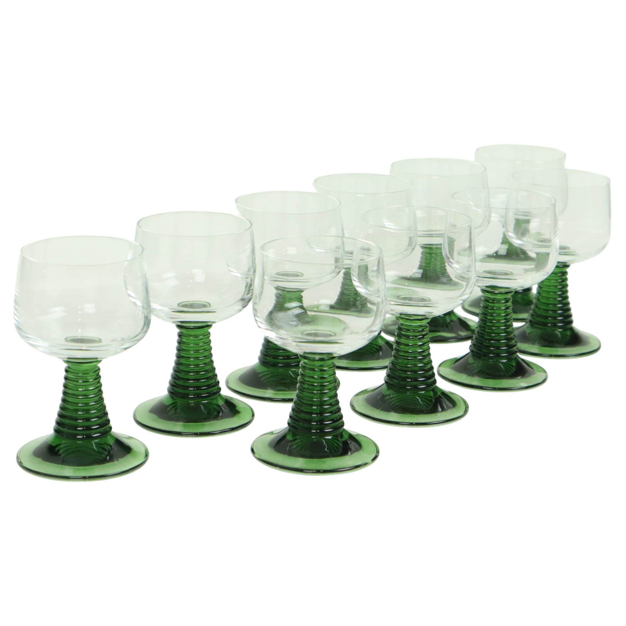 Satz von 10 Vintage Roemer Weingläser Grün gerippt Fuß (Glas) im Angebot