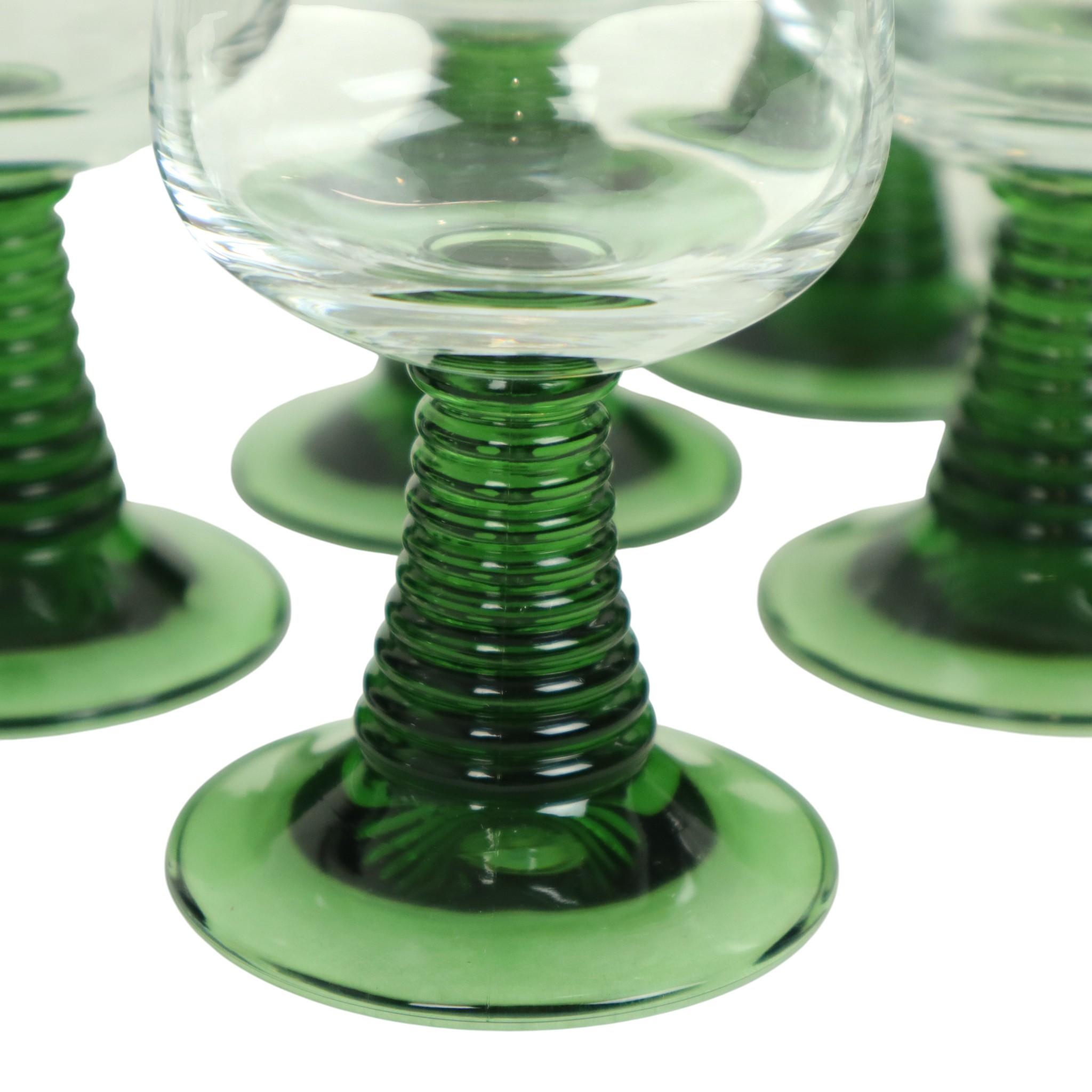 Satz von 10 Vintage Roemer Weingläser Grün gerippt Fuß im Angebot 1