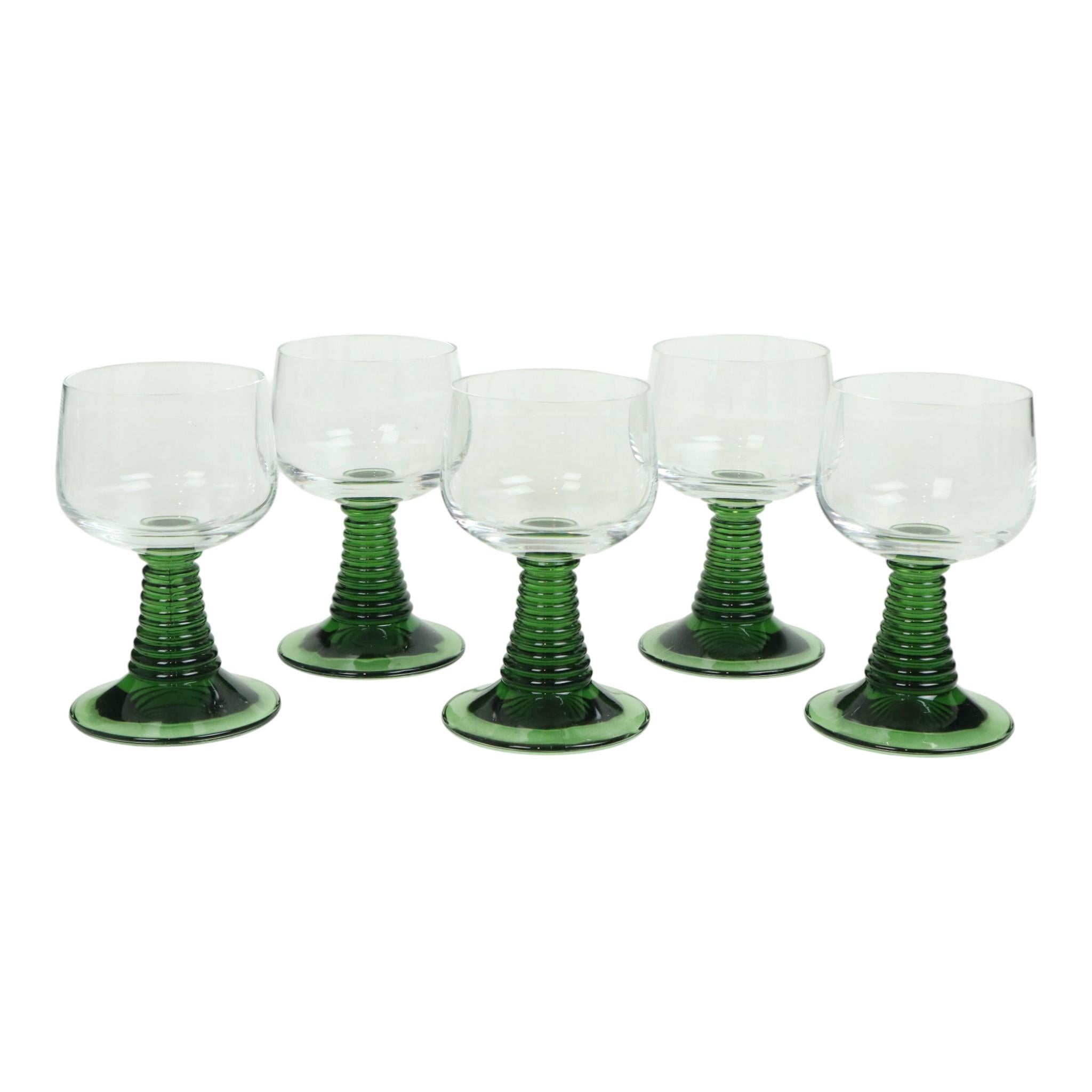 Satz von 10 Vintage Roemer Weingläser Grün gerippt Fuß im Angebot 3