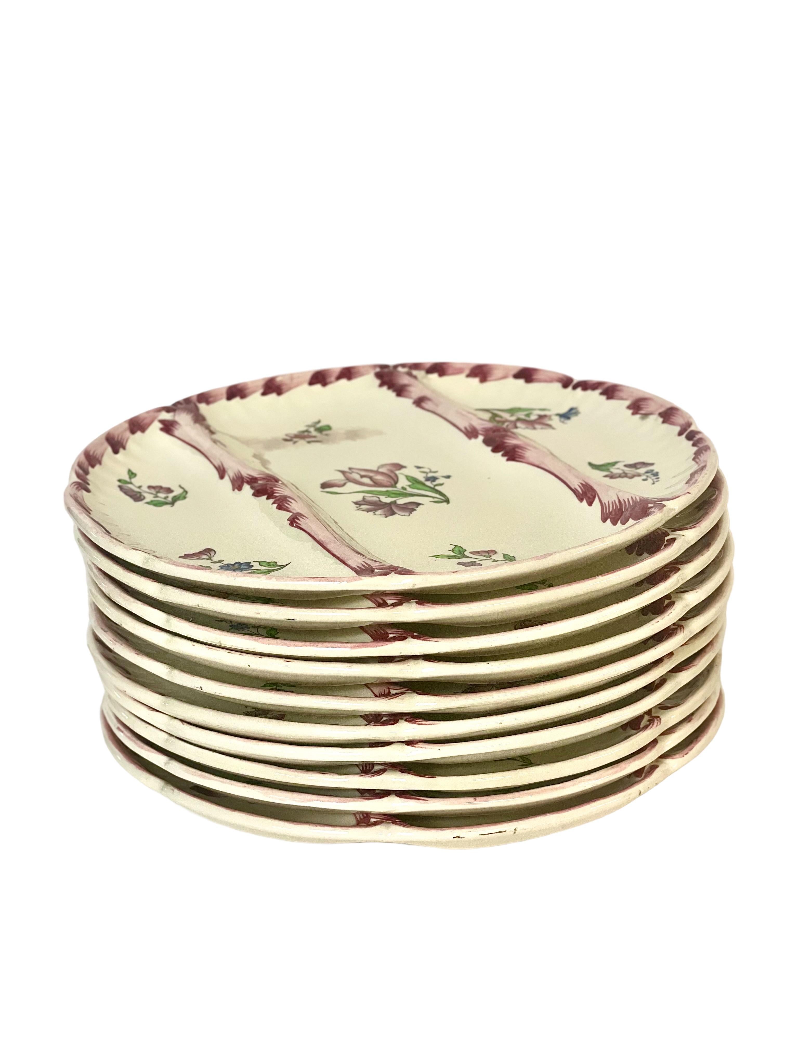 Set of 10 Vintage Sarreguemines Majolica Asparagus Plates In Good Condition For Sale In LA CIOTAT, FR