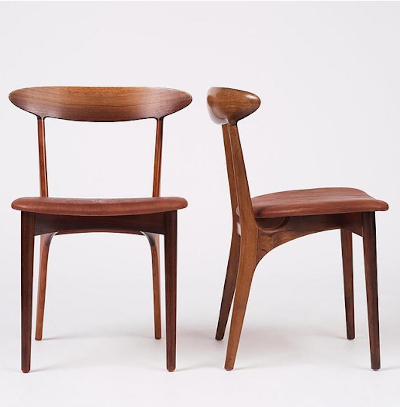 Scandinave moderne Ensemble de 10 chaises de salle à manger en bois de rose et cuir nigré patiné, par Kurt Østervig en vente