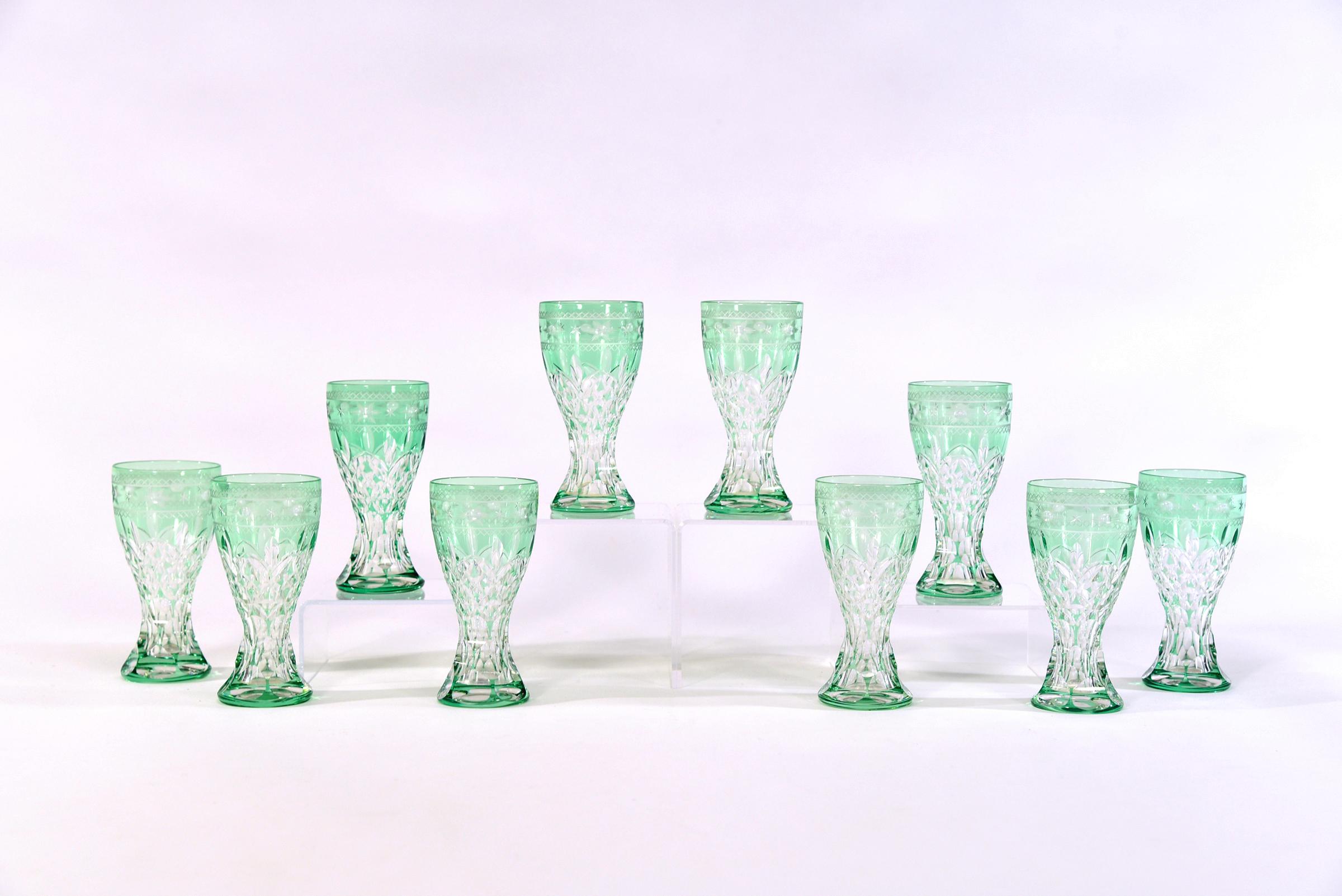 Early 20th Century Set of 10 Webb Apple Green Wheel Cut to Clear Crystal Tumblers For Sale