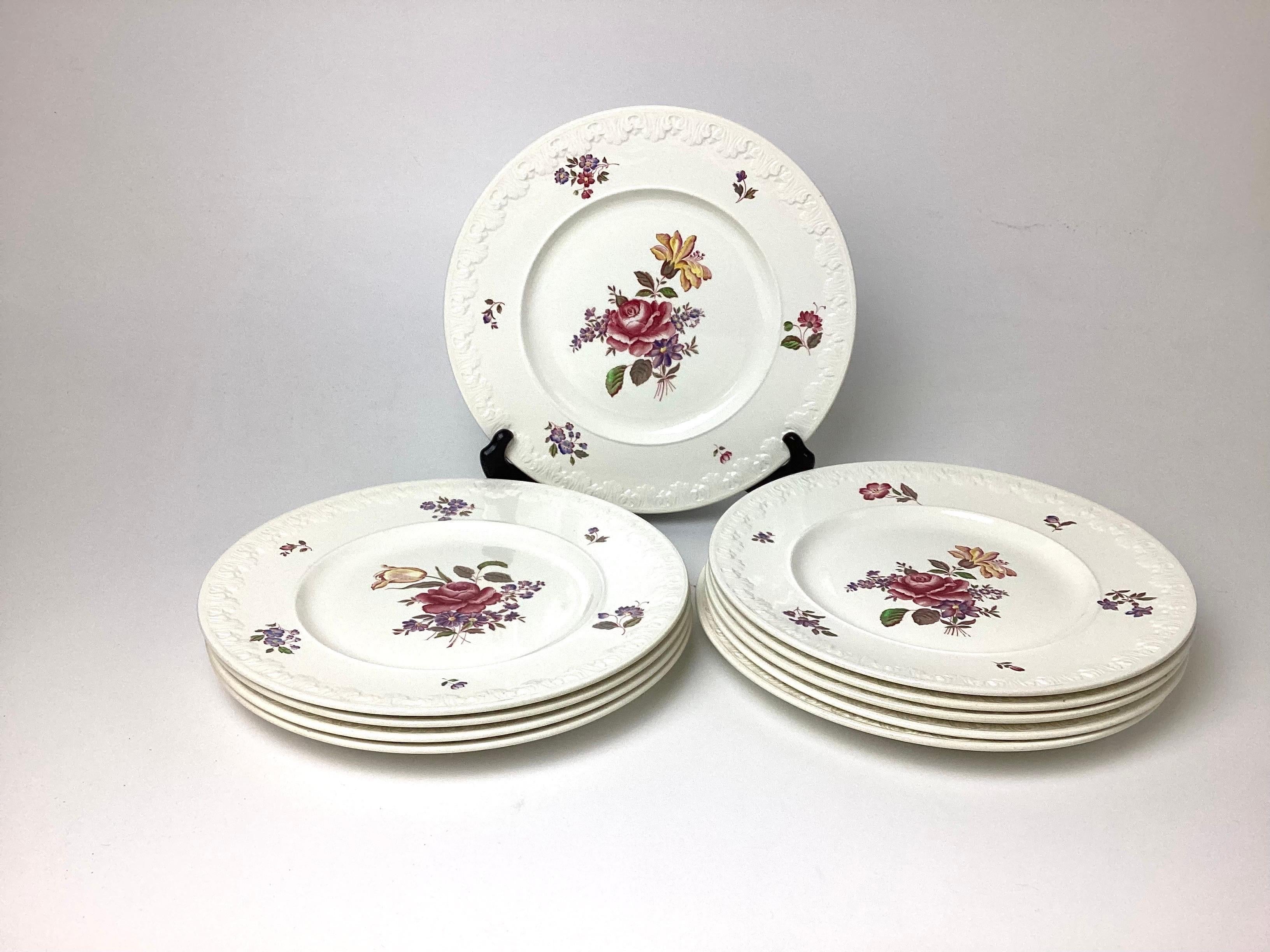 Set of 10 wedgwood Cotswold dinner plates 10.75