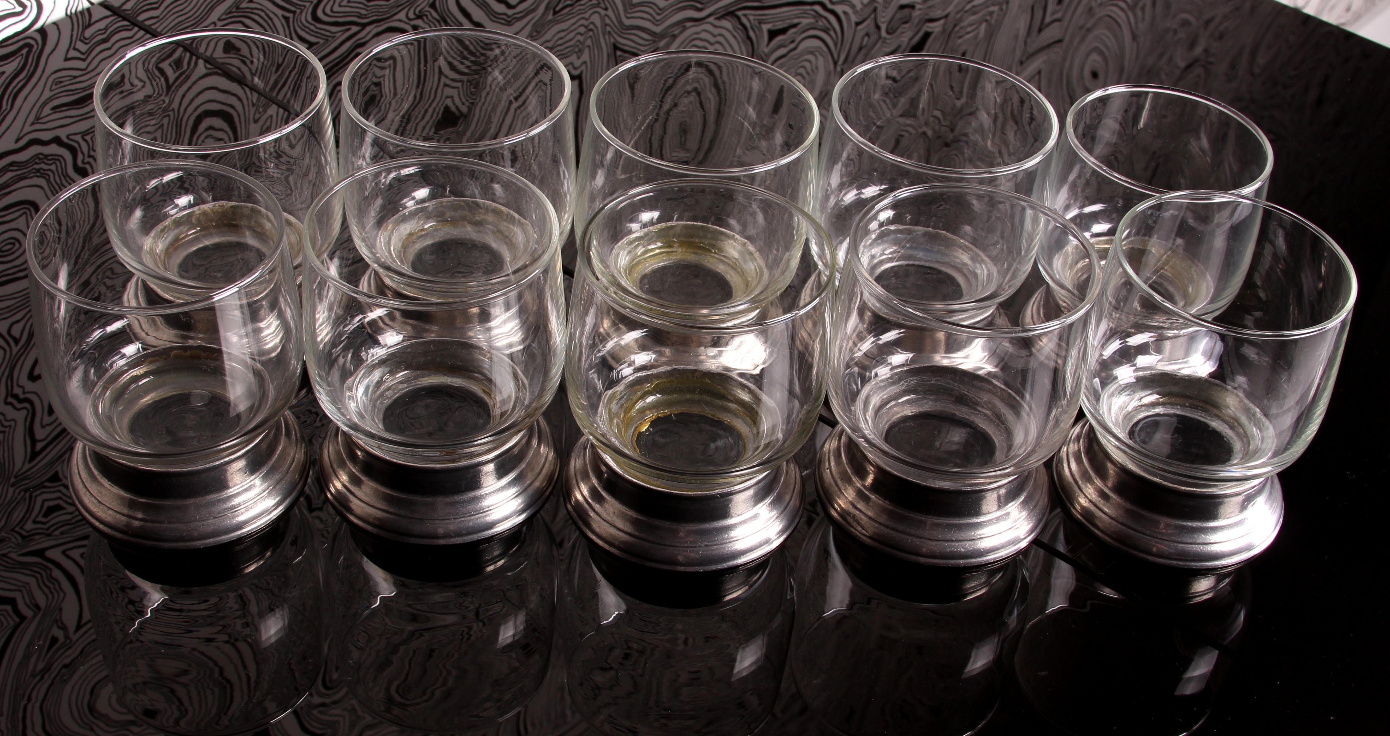Italian Set of 10 Whisky or Whiskey Glasses Italy Pewter Base 1970s VIP LOUNGE STYLE For Sale