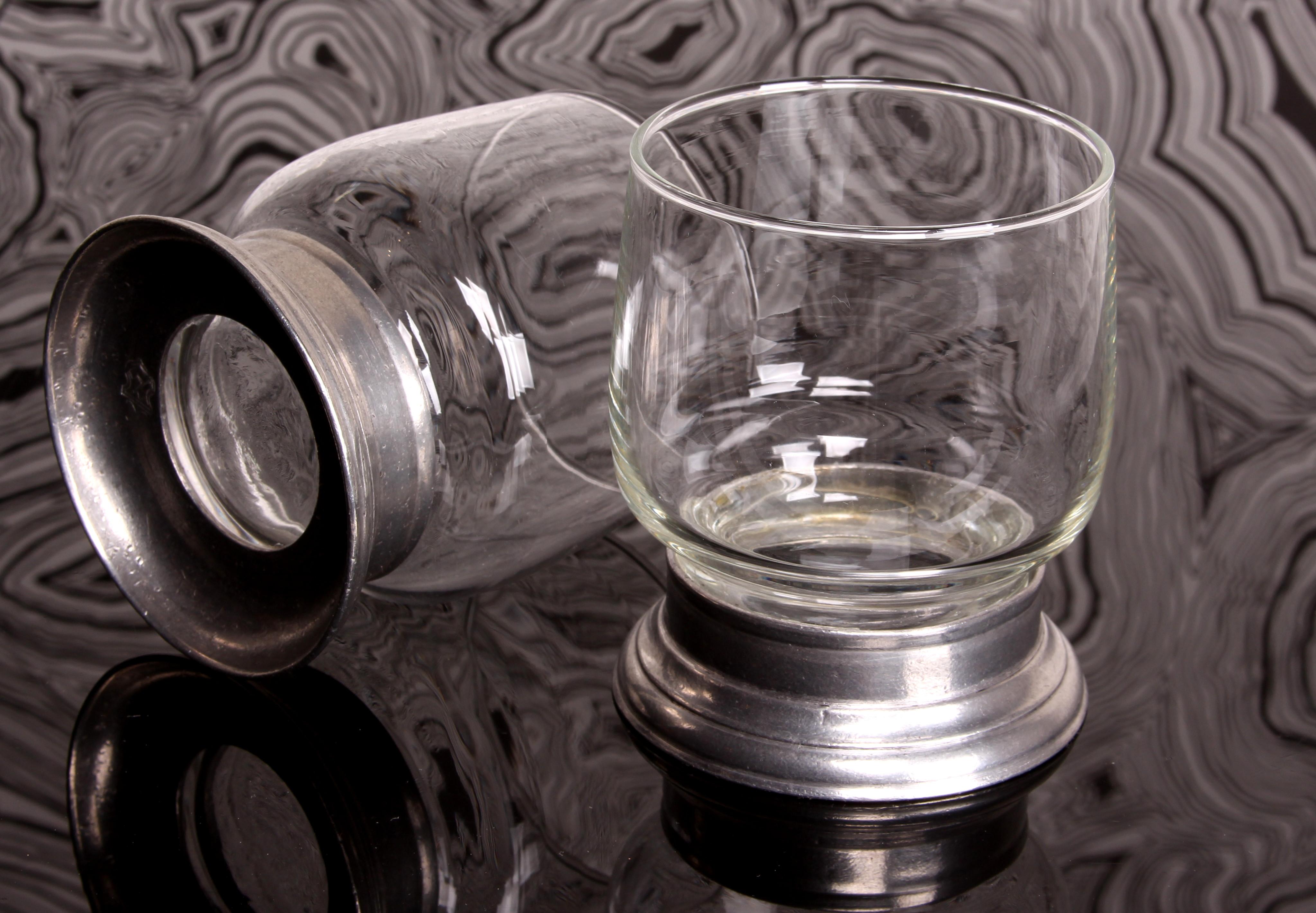 20th Century Set of 10 Whisky or Whiskey Glasses Italy Pewter Base 1970s VIP LOUNGE STYLE For Sale