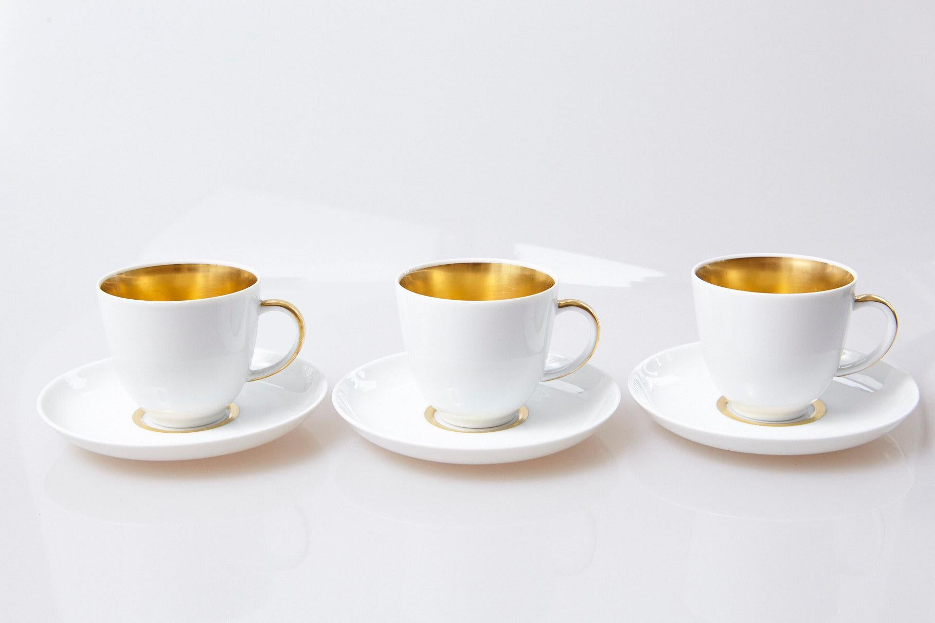 Set of 10 White and Gold Fürstenberg Porcelain Demitasse Cups & Saucers, Germany 1