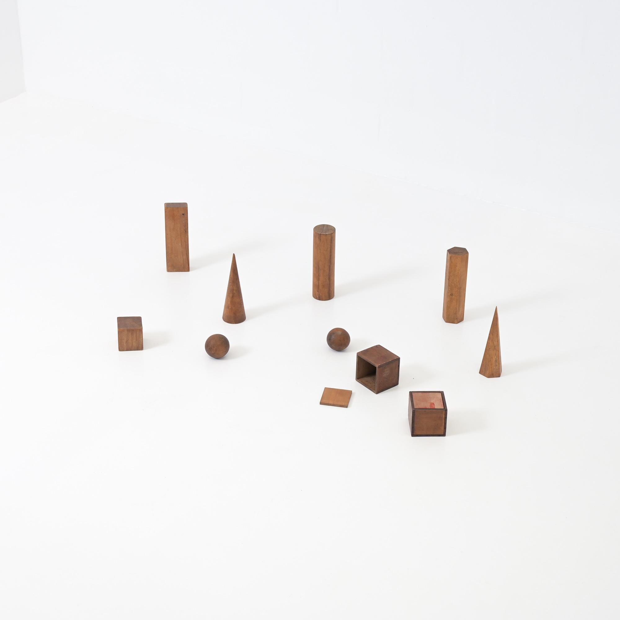 Set di 10 modelli geometrici in legno In condizioni buone in vendita a Vlimmeren, BE