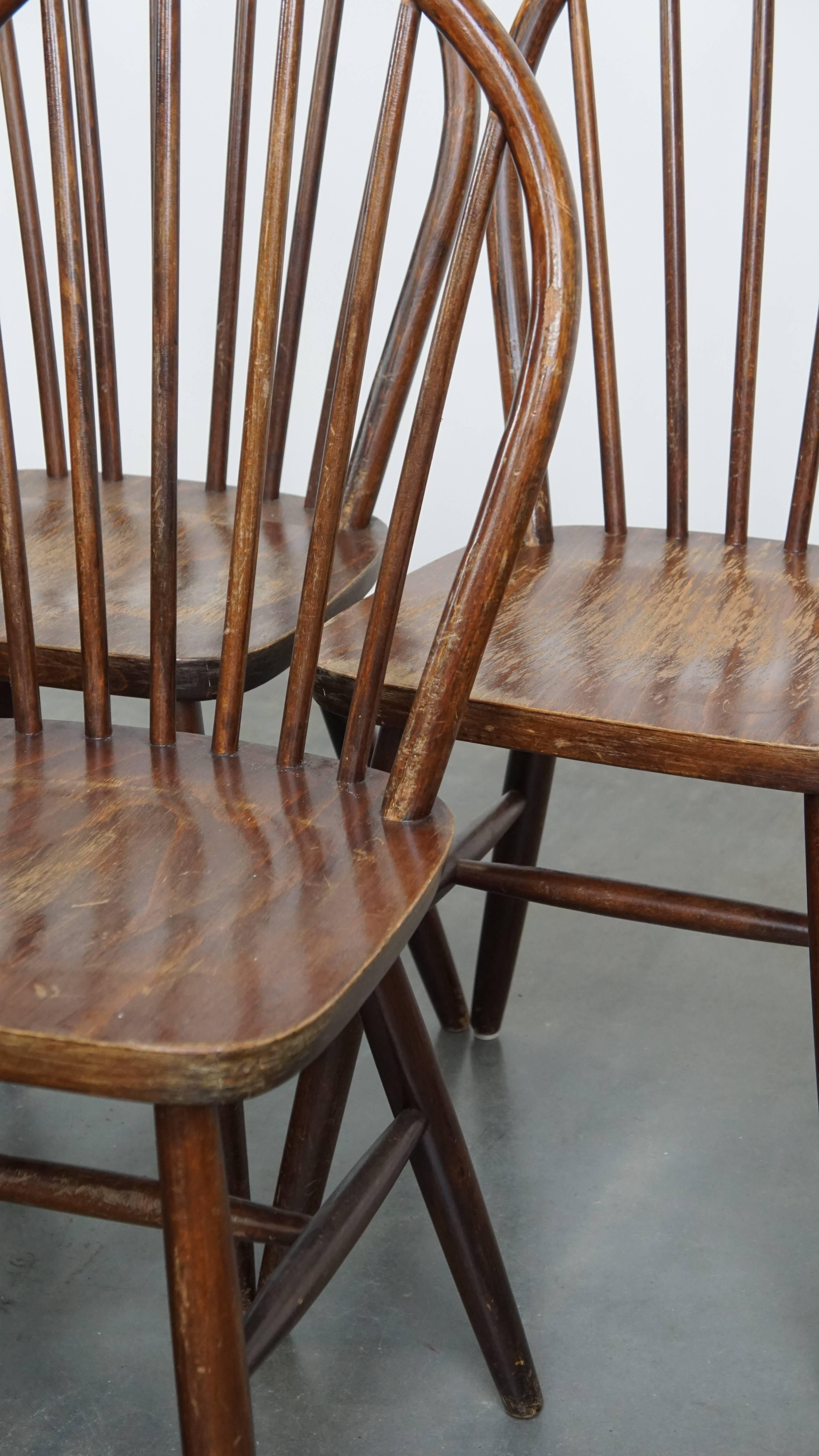 Set di 10 sedie da bar Windsor in legno degli anni '70 in stile inglese in vendita 7