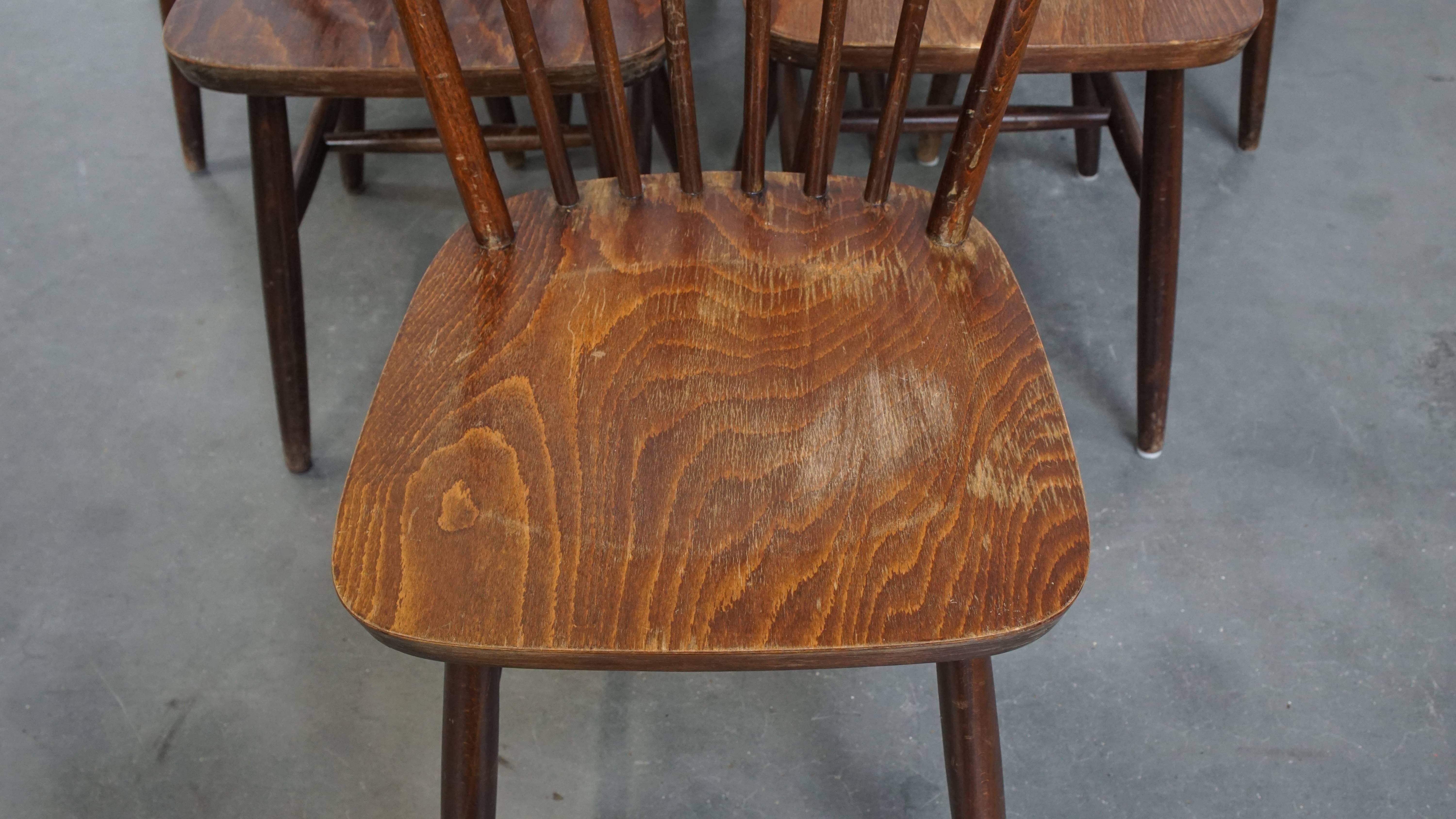 Set di 10 sedie da bar Windsor in legno degli anni '70 in stile inglese in vendita 3