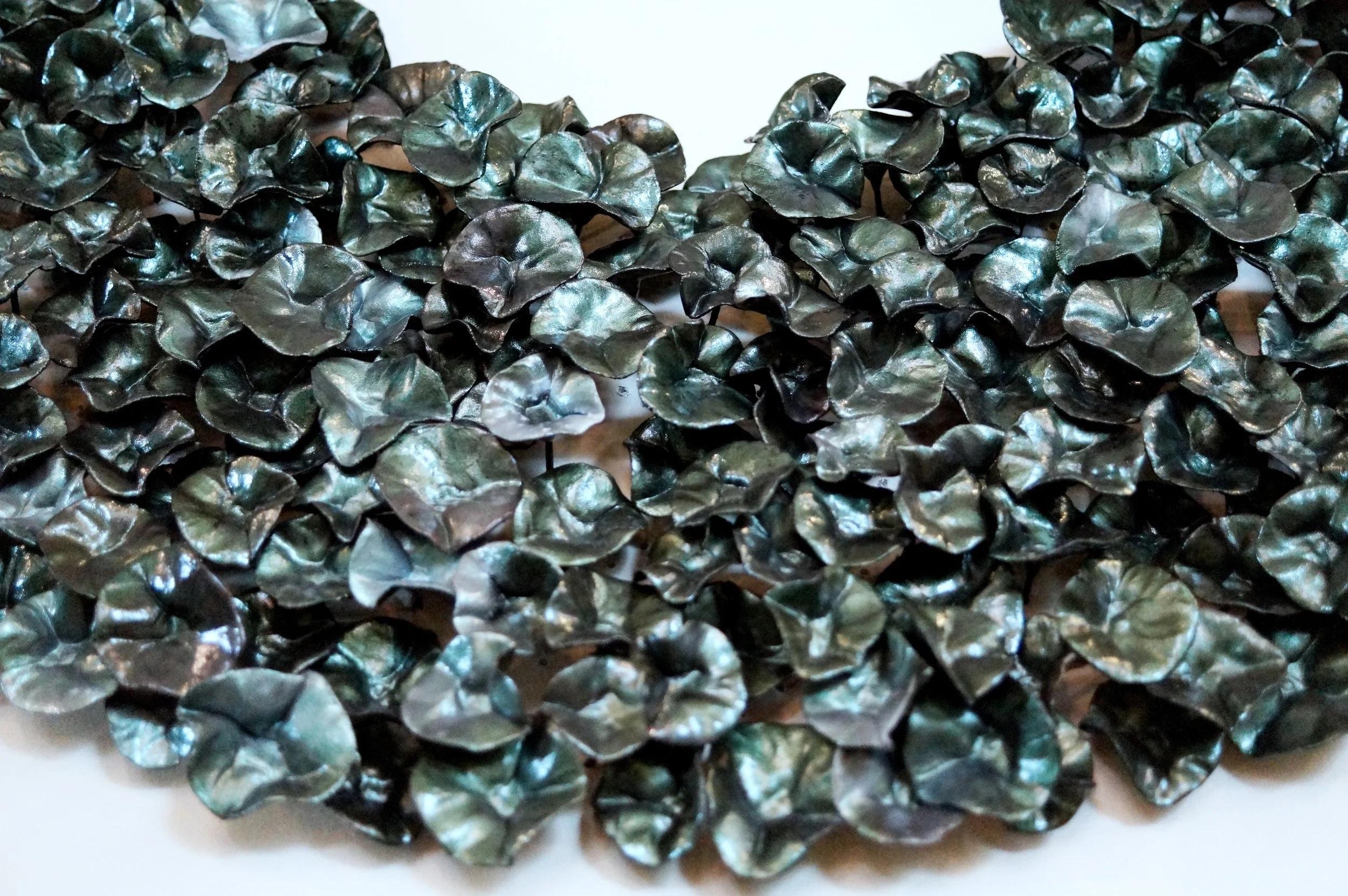 Altro Set di 1000 sculture da parete Raku in porcellana verde di Natalya Sevastyanova in vendita