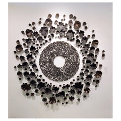 Set di 1000 sculture da parete in porcellana nera e bronzo di Natalya Sevastyanova