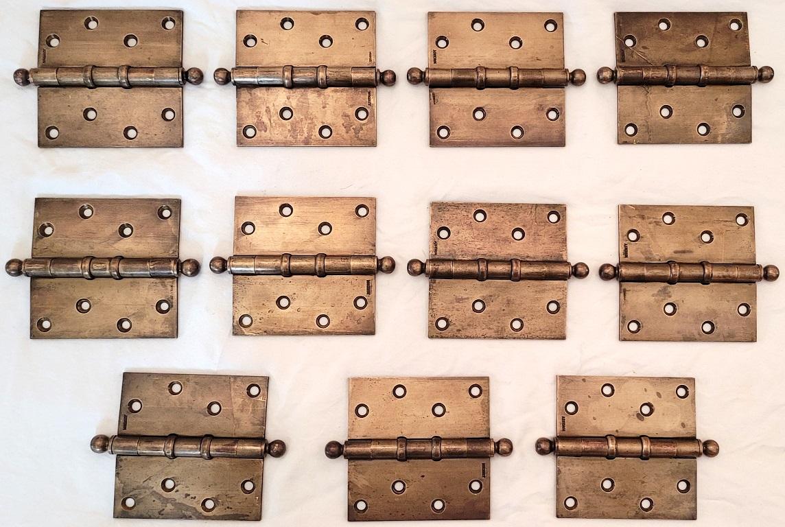 Presenting a fabulous set of 11 1920s McKinney Antique brass 4.5in door hinges.

Rare survivors!

Made in the USA by ‘McKinney’ circa 1925-29.

These are without doubt from the Art Nouveau/Art Deco Era.

They were salvaged from a Mansion in