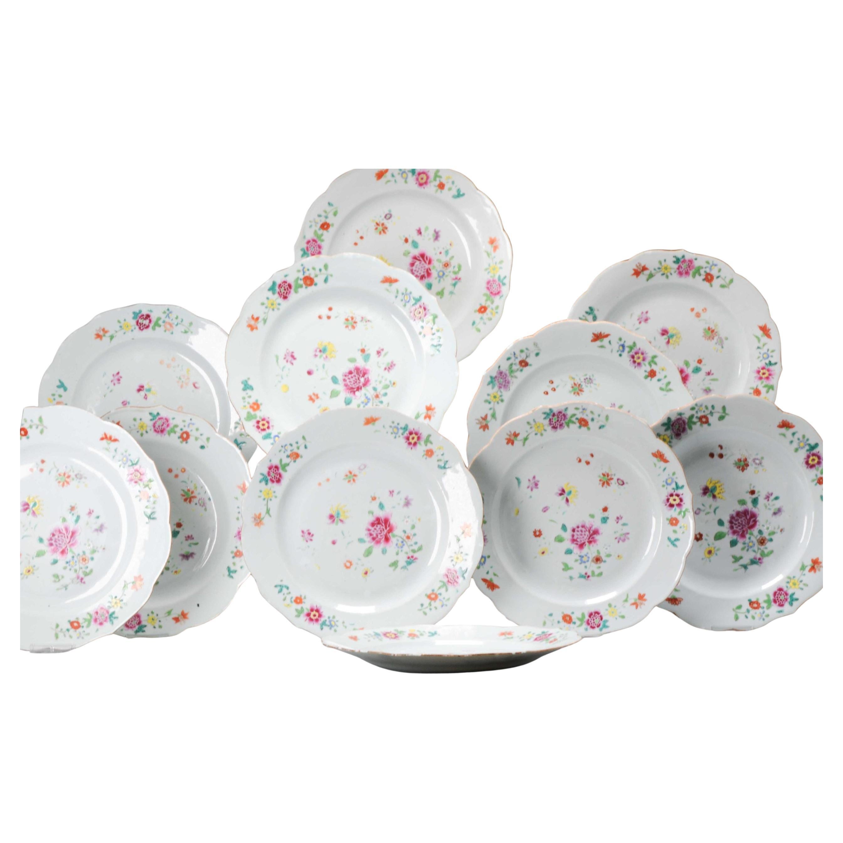 Lot de 11 assiettes plates anciennes en porcelaine chinoise Famille Rose, 18ème siècle