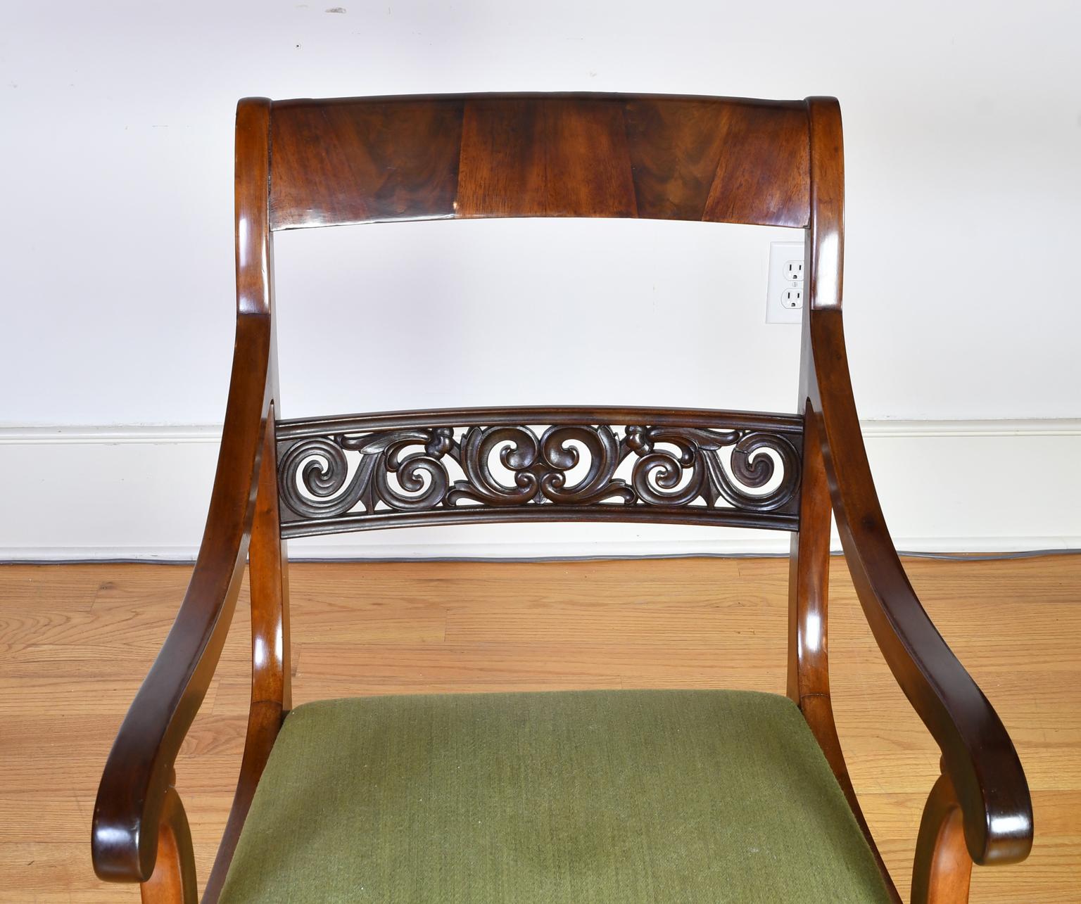 Set of 11 Antique Dining Chairs with 9 Sides & 2 Arms in West Indies Mahogany For Sale 2