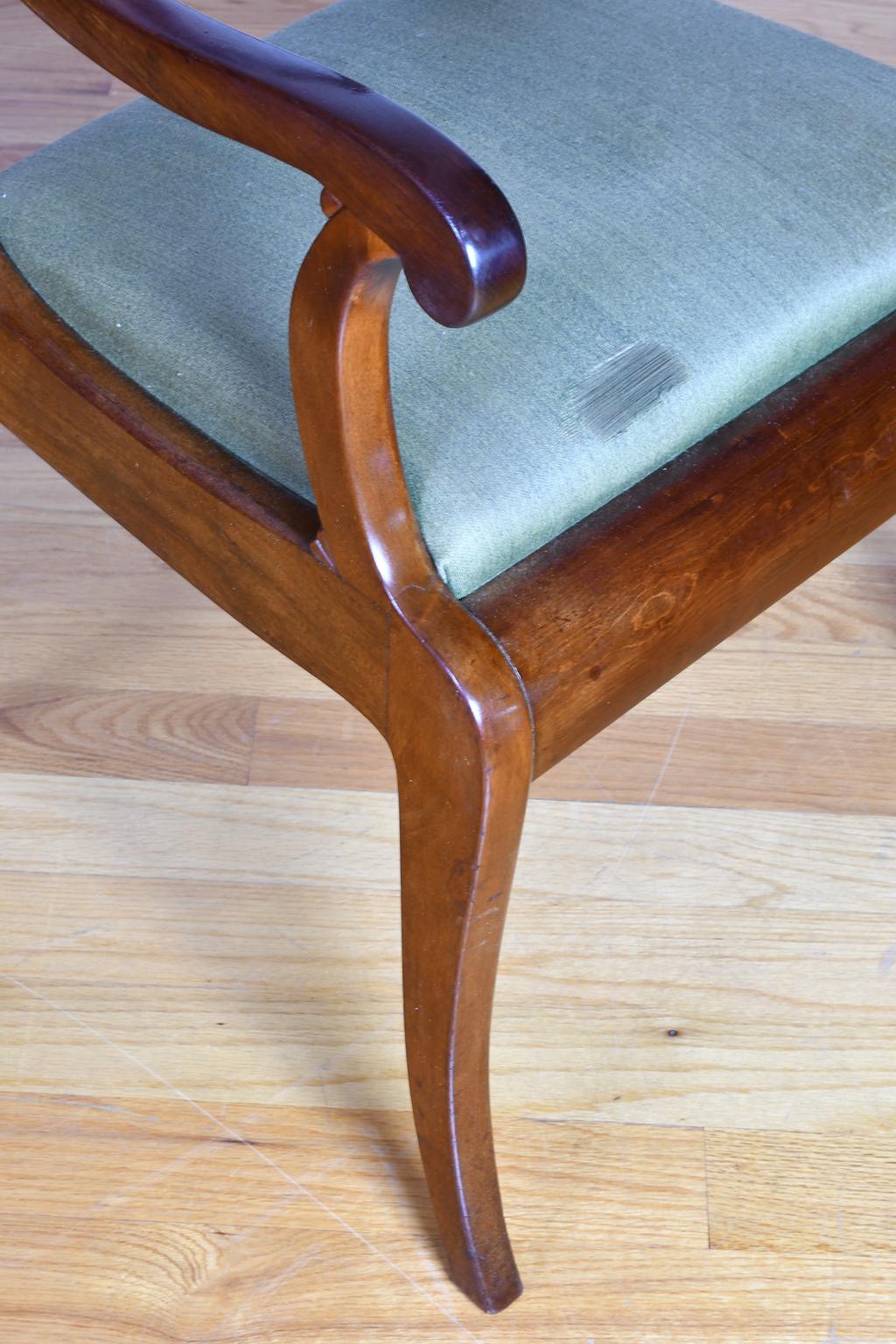 Set of 11 Antique Dining Chairs with 9 Sides & 2 Arms in West Indies Mahogany For Sale 3