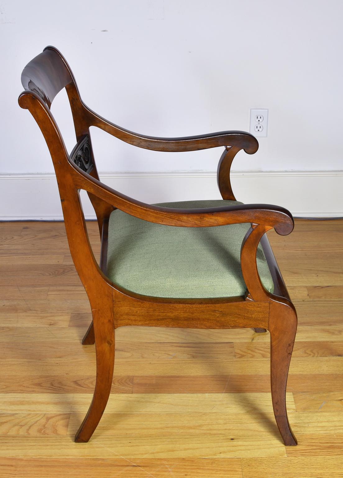 19th Century Set of 11 Antique Dining Chairs with 9 Sides & 2 Arms in West Indies Mahogany For Sale