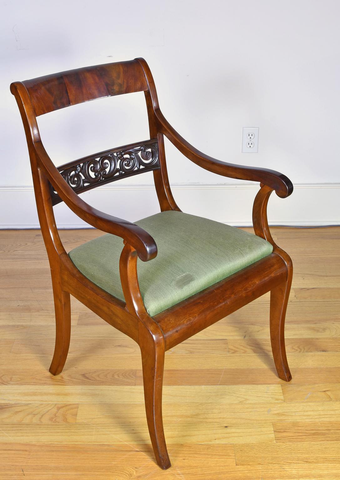 Set of 11 Antique Dining Chairs with 9 Sides & 2 Arms in West Indies Mahogany For Sale 1
