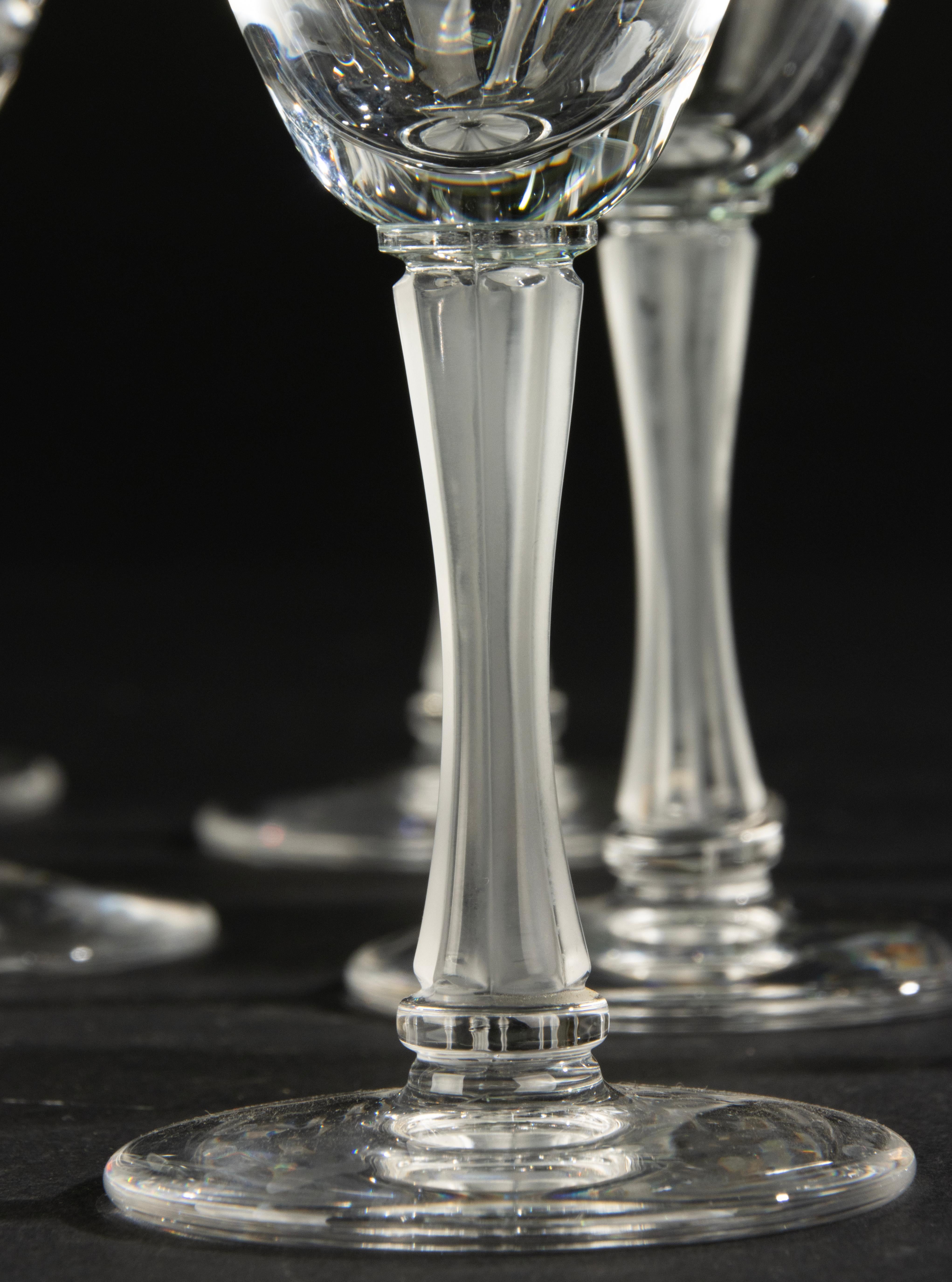Set di 11 bicchieri da champagne in cristallo - Lalique Francia - Modello Barsac in vendita 3