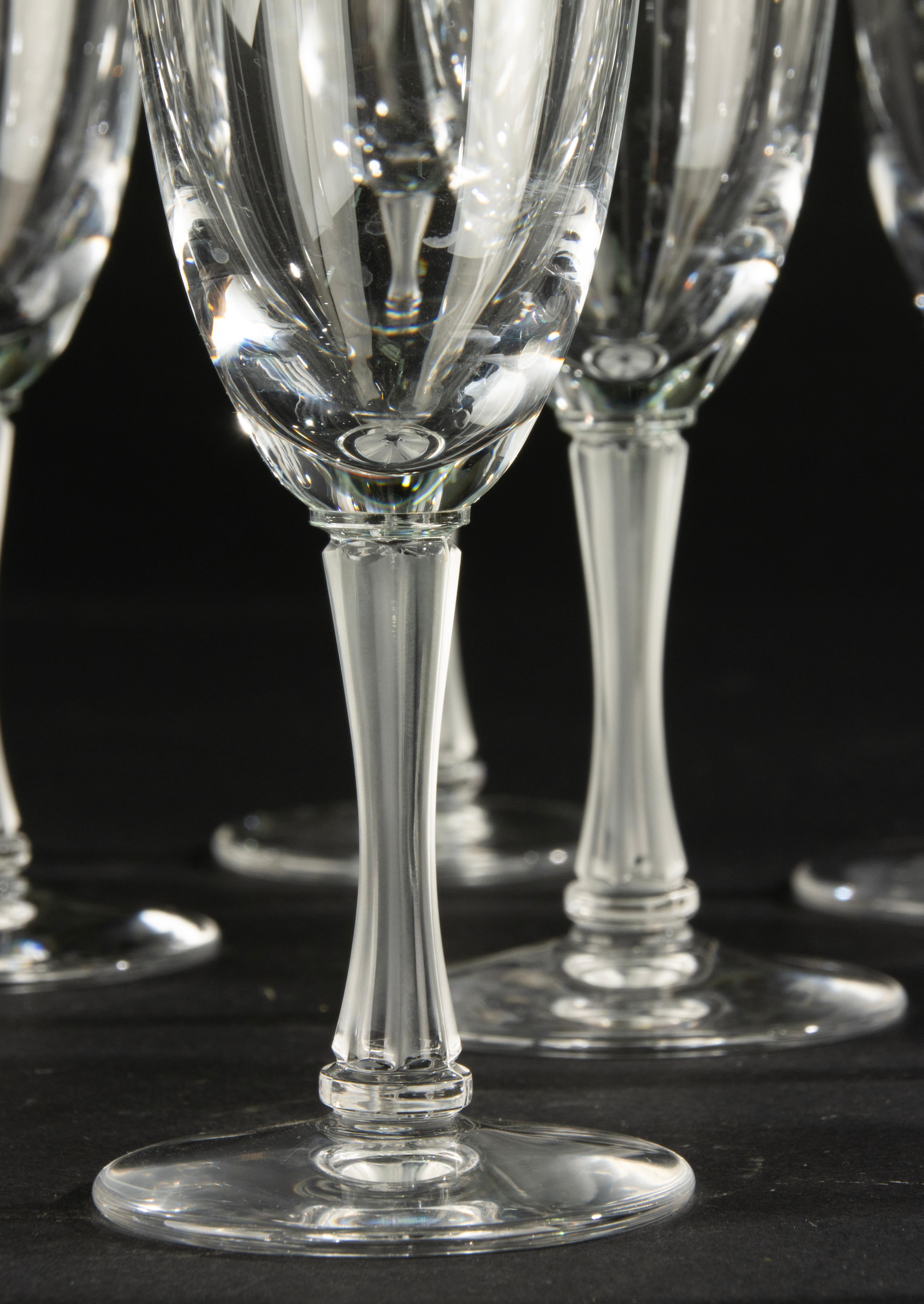 Francese Set di 11 bicchieri da champagne in cristallo - Lalique Francia - Modello Barsac in vendita