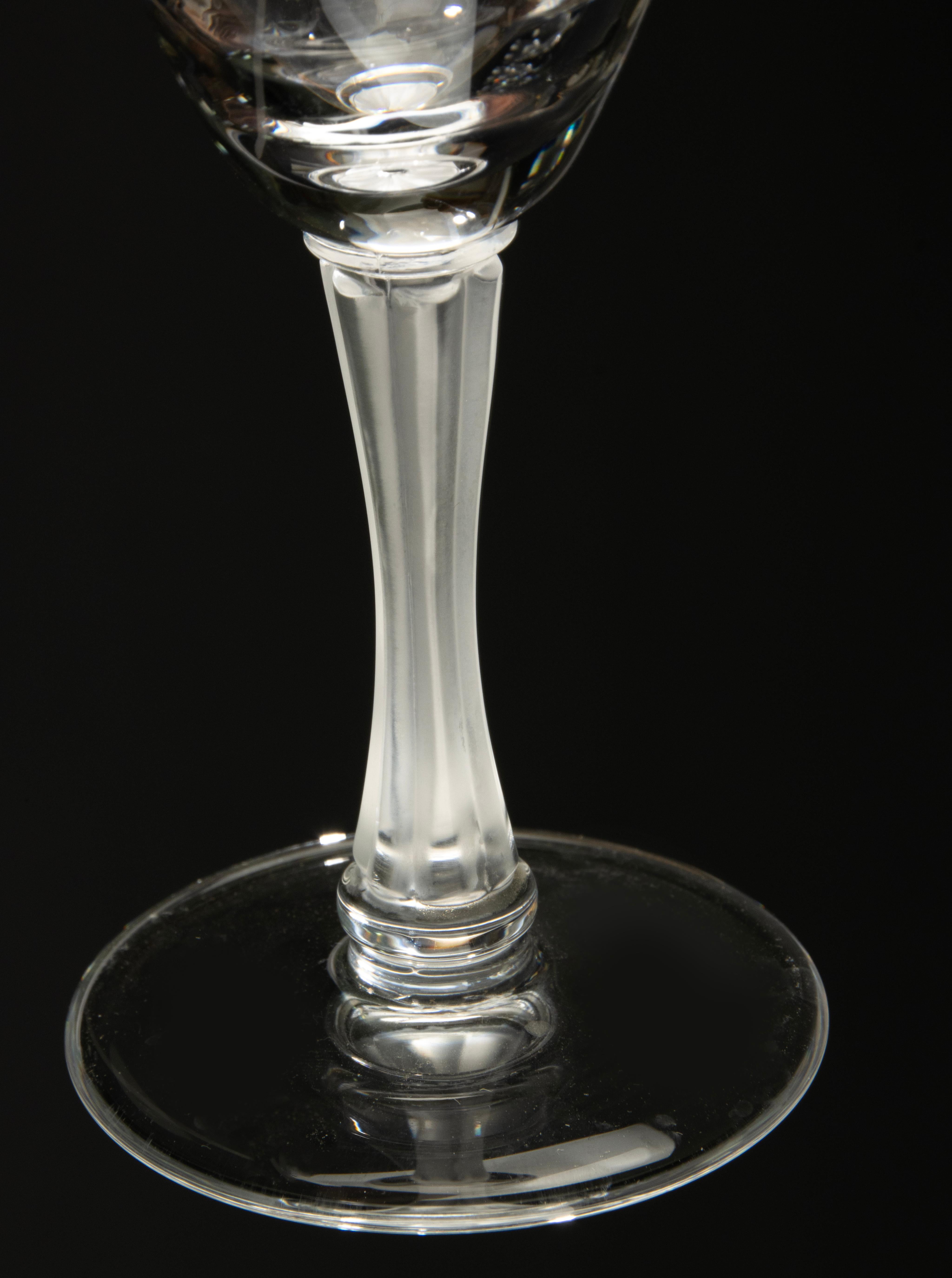Set di 11 bicchieri da champagne in cristallo - Lalique Francia - Modello Barsac In condizioni buone in vendita a Casteren, Noord-Brabant
