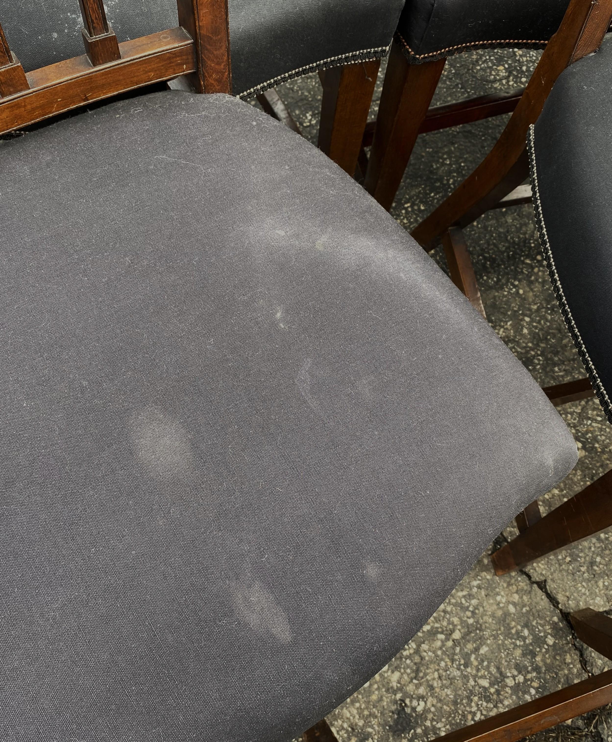 Ensemble de 11 chaises de salle à manger à dossier carré en acajou de style Feder en vente 11