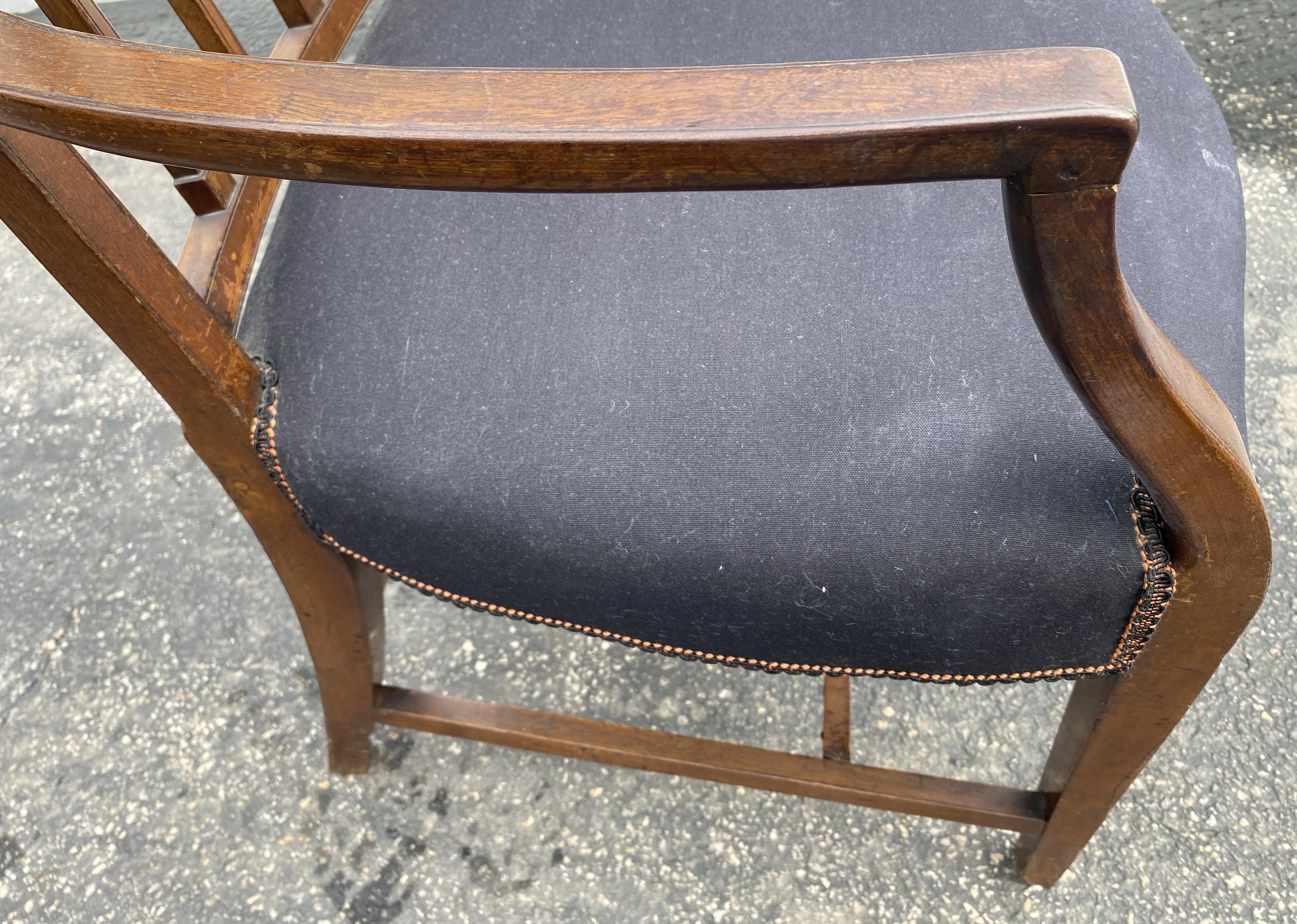 Ensemble de 11 chaises de salle à manger à dossier carré en acajou de style Feder en vente 1