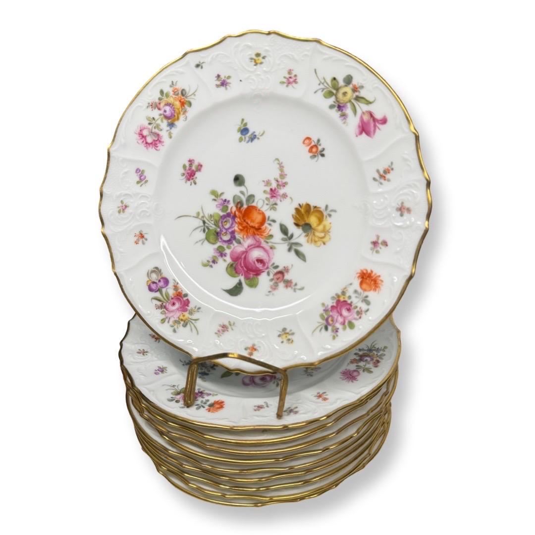 Juego de 11 platos de postre de porcelana de Saxe pintados a mano, principios del siglo XX 3