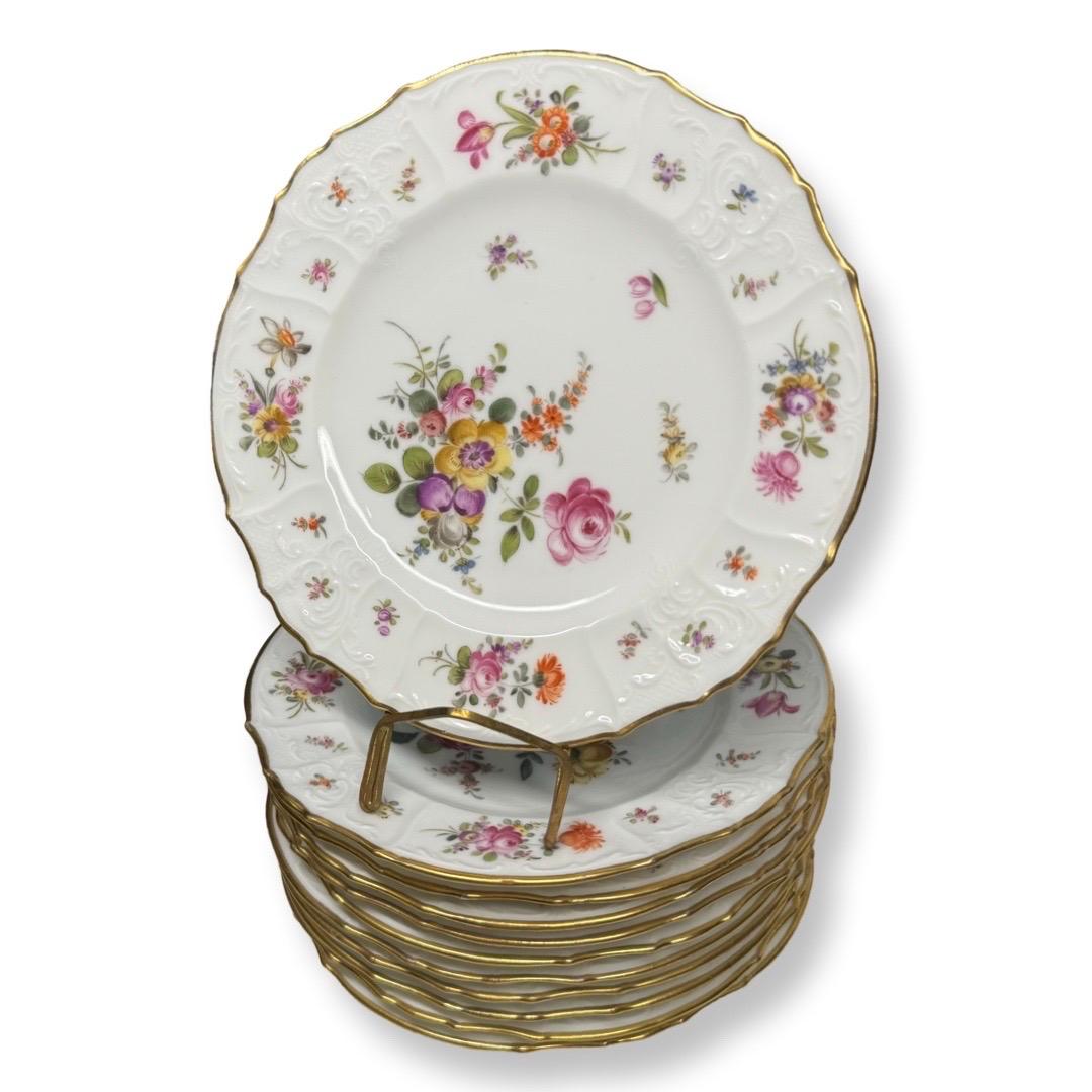 Juego de 11 platos de postre de porcelana de Saxe pintados a mano, principios del siglo XX 4
