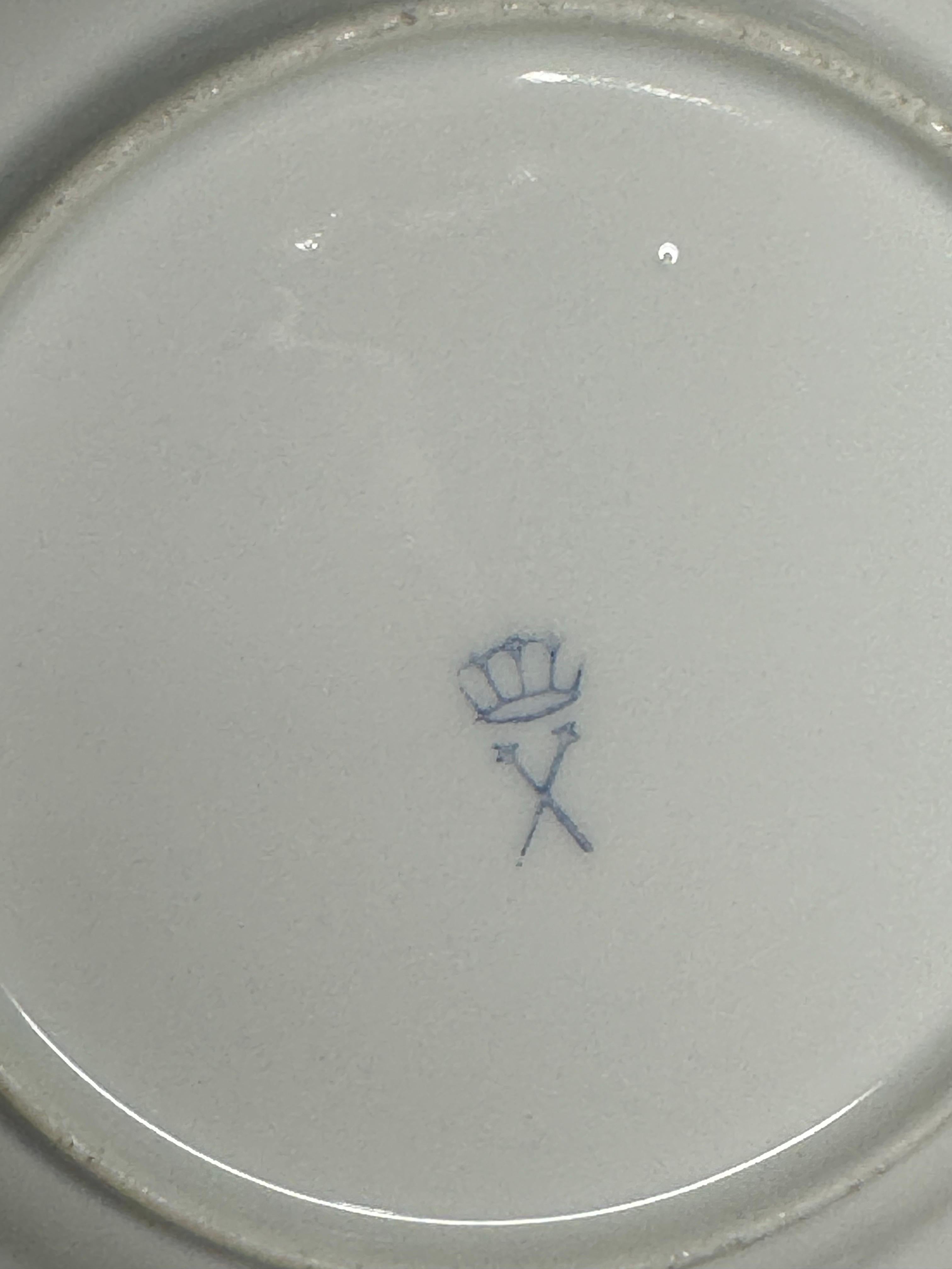 Juego de 11 platos de postre de porcelana de Saxe pintados a mano, principios del siglo XX 5