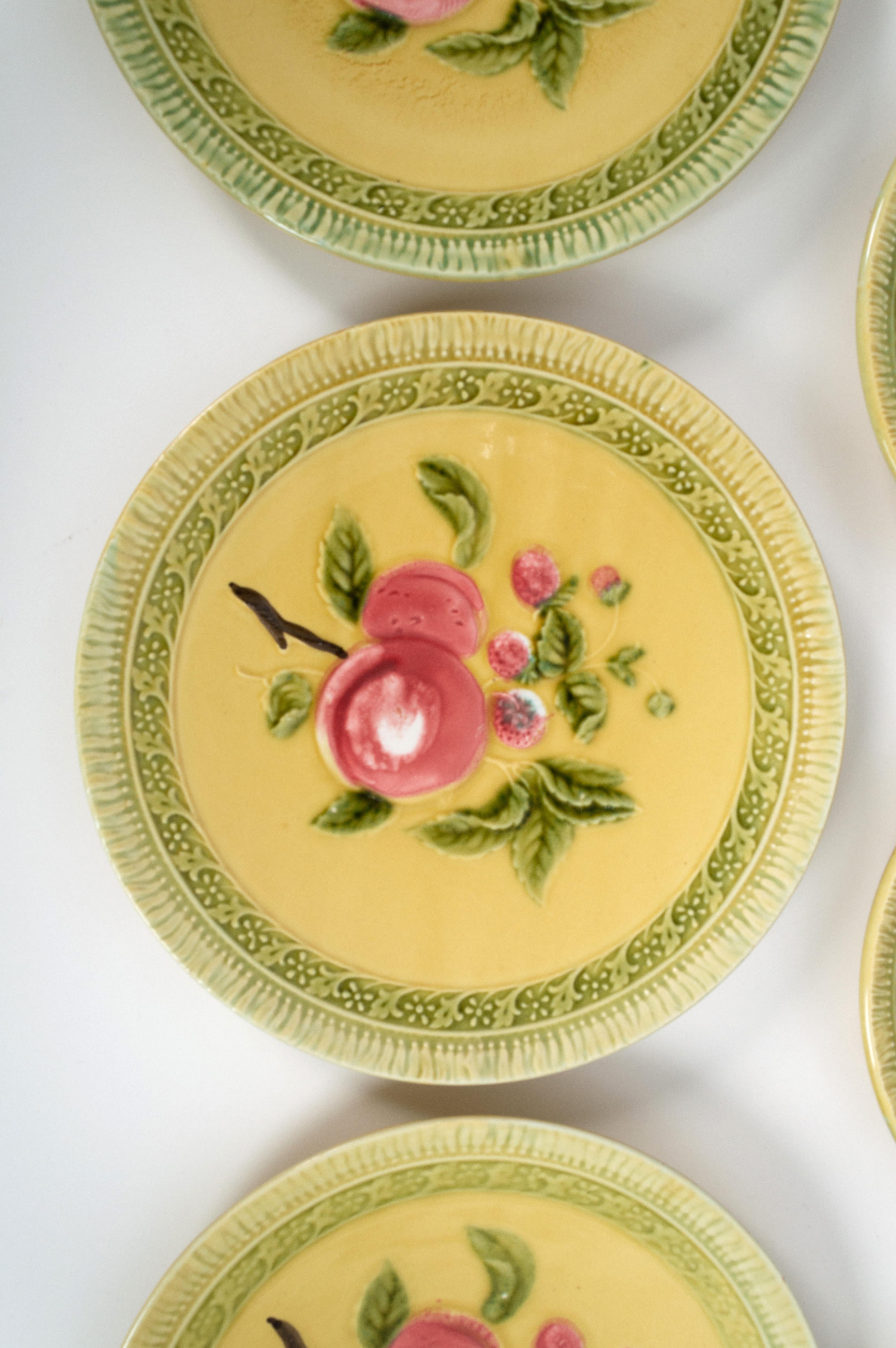 Set of 11 Majolica Plates, Black Forest Germany, circa 1930 In Good Condition For Sale In London, GB