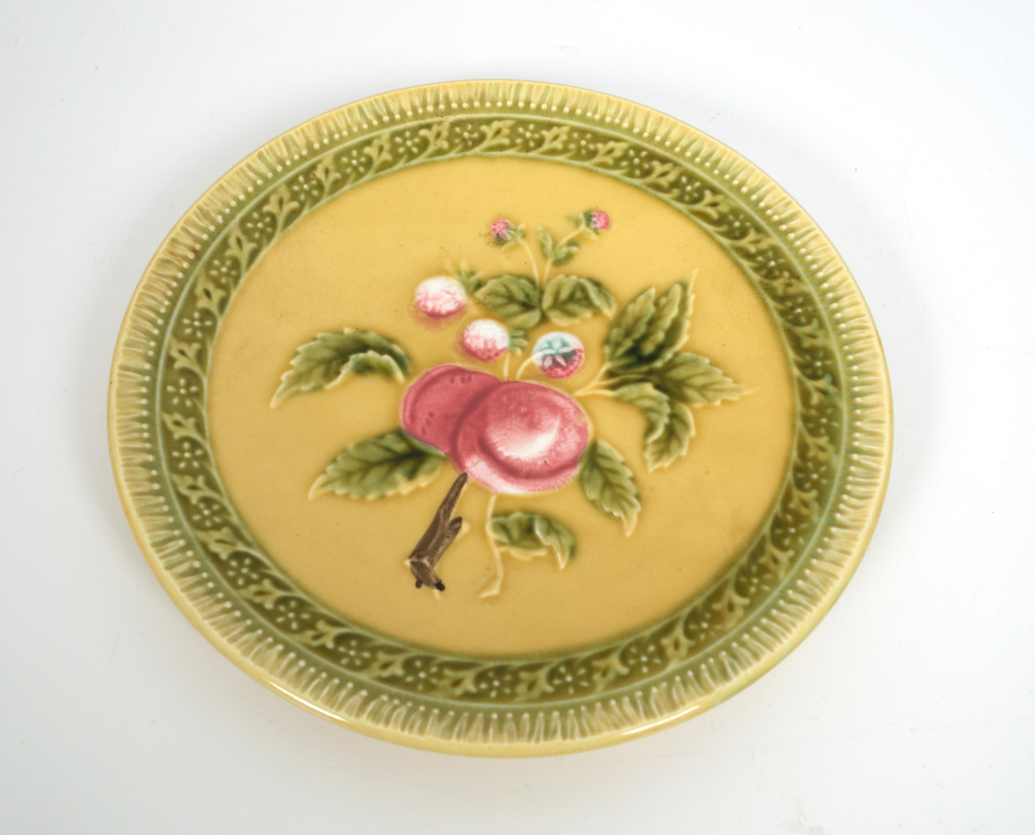 Set of 11 Majolica Plates, Black Forest Germany, circa 1930 For Sale 4