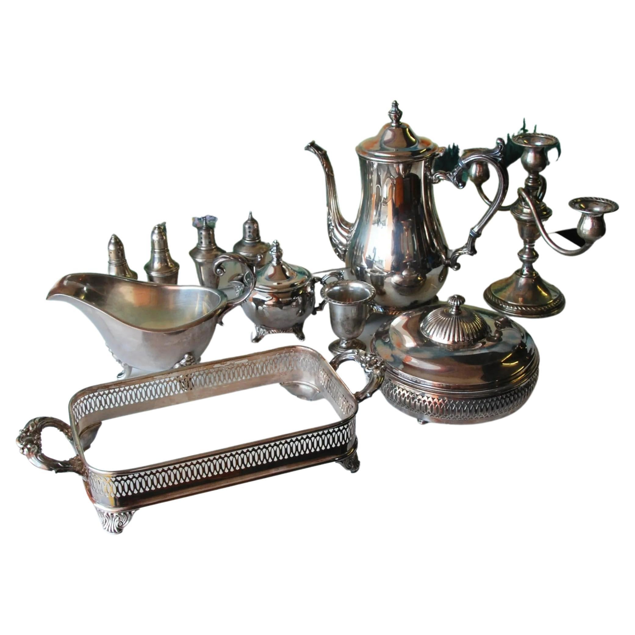 Ensemble de 11 Pieces de service variées en métal argenté