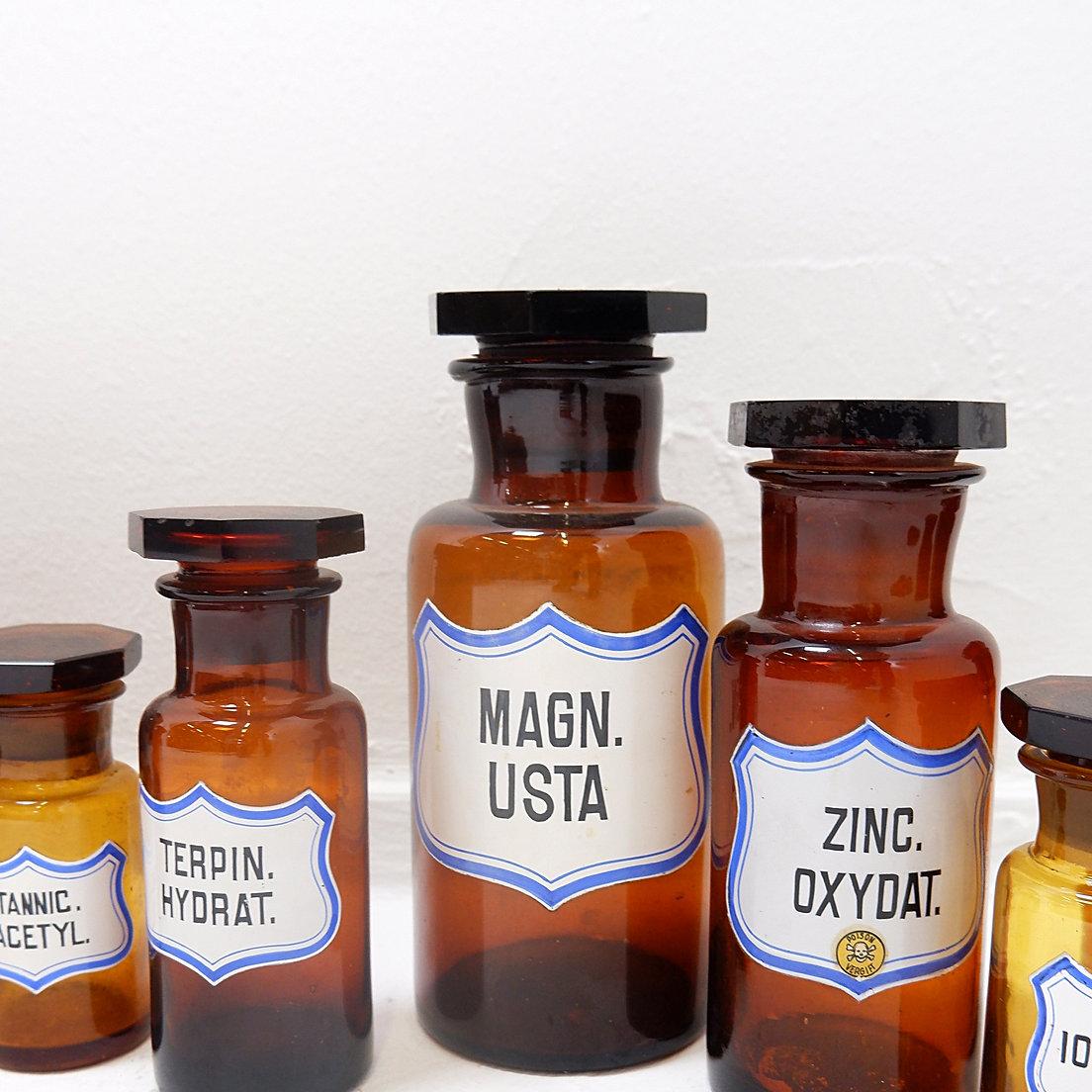 Lote de 11 frascos de farmacia vintage de vidrio ámbar colección en venta 4