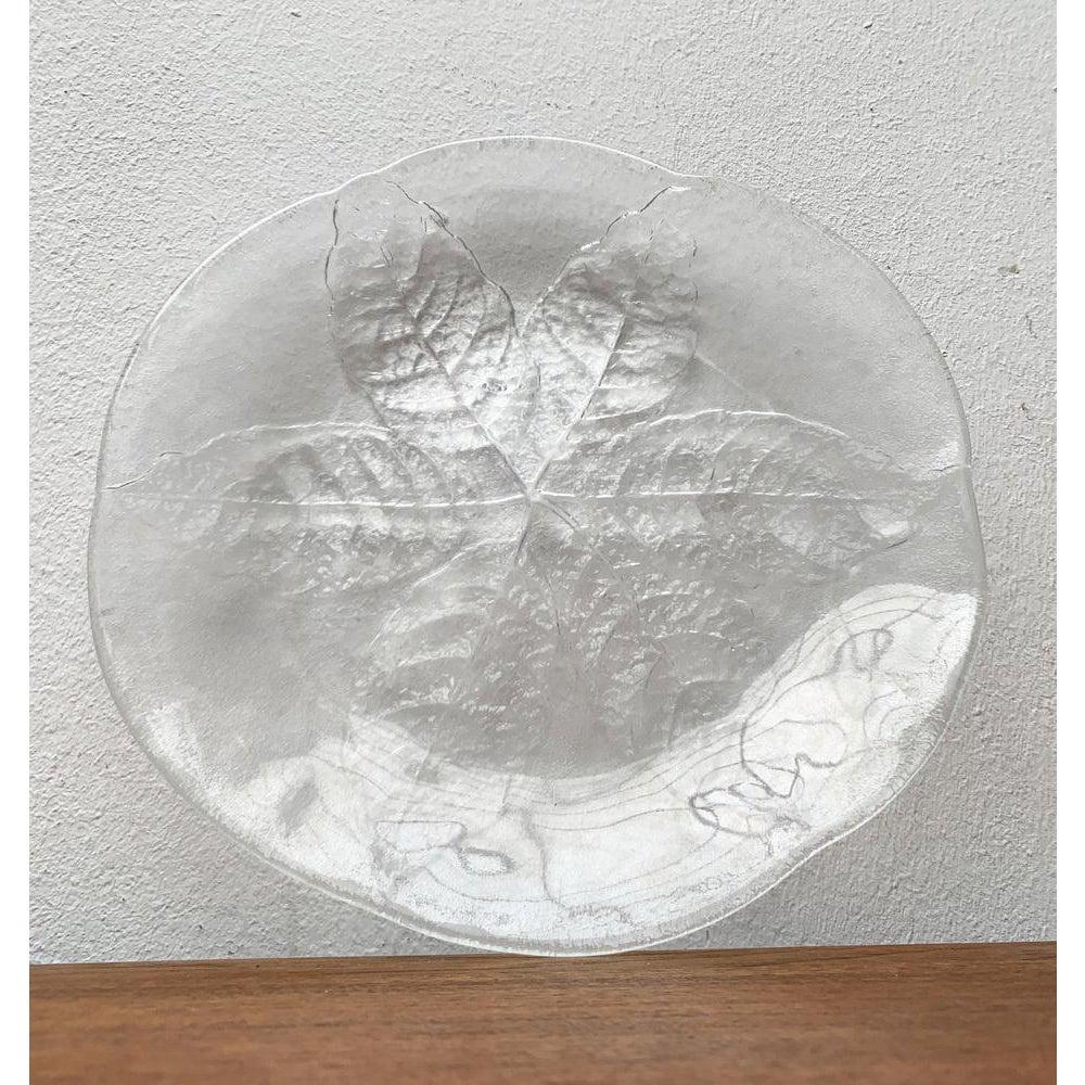 Vintage Swedish Glass Floral Plates by Ann Wärff for Kosta Boda, Set of 11
large 25 cm/2,5 cm
small 18 cm/2 cm 
Official proof of authenticity such as vintage catalogs, designer records.

Additional information:
Materials: Glass
Brand: Kosta