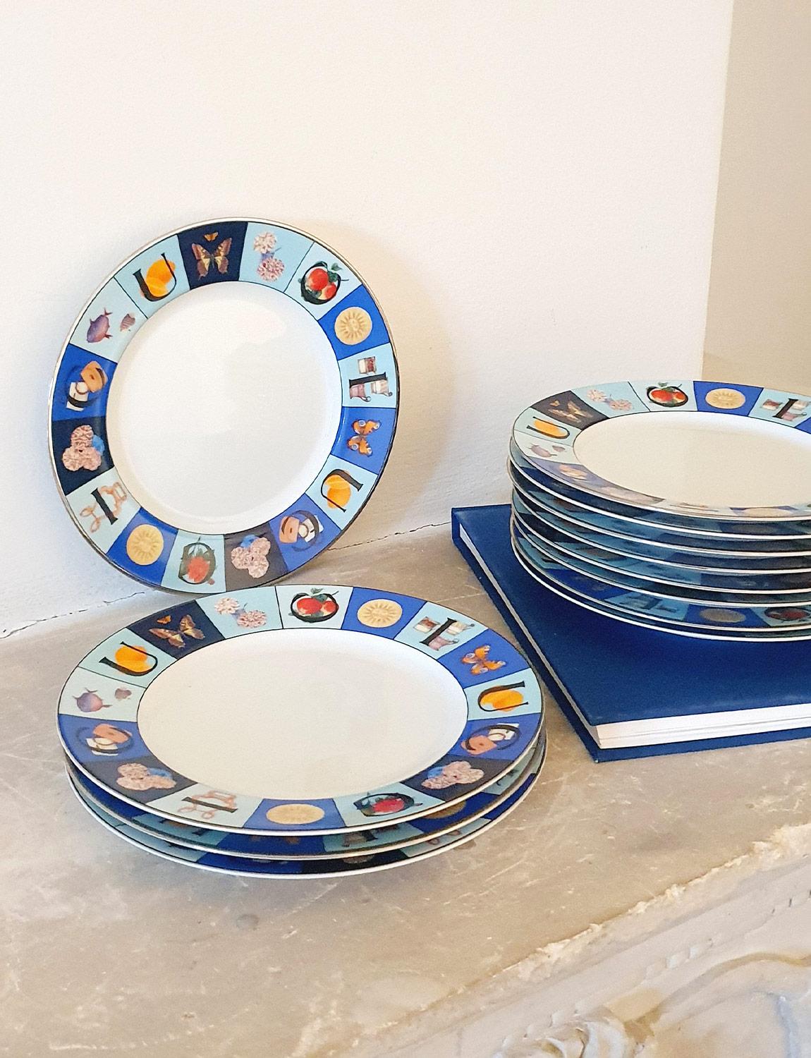 Painted Set of 12 1980s GUCCI Plates in Original GUCCI box For Sale
